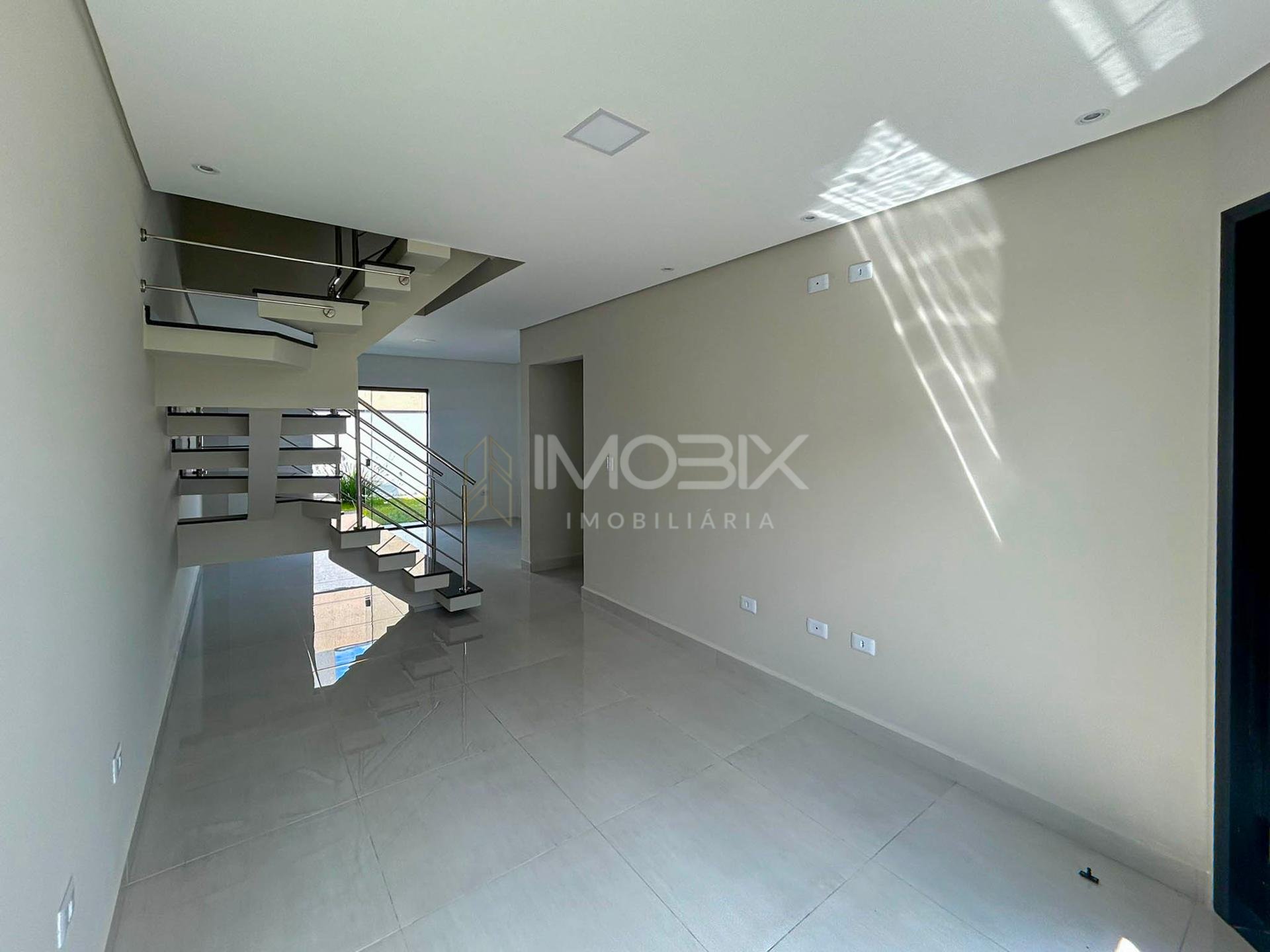 Sobrado de Esquina com Suíte e Churrasqueira - Eucaliptos, FRG