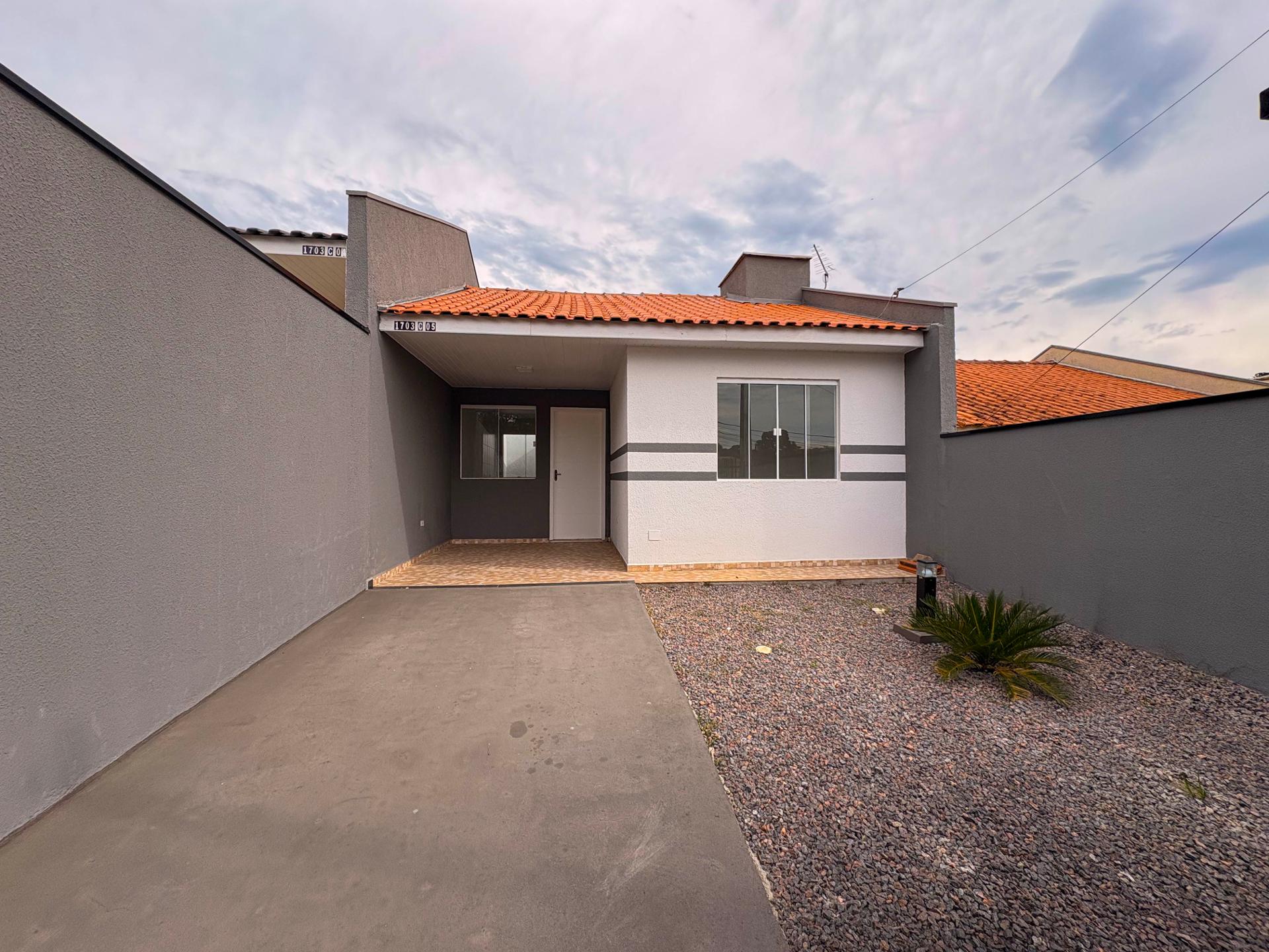 Casa 2 Quartos com Área de Serviço Coberta - Bairro Estados, FRG