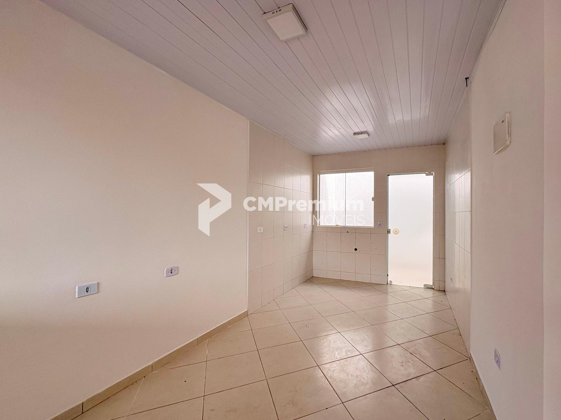 Casa 2 Quartos com Área de Serviço Coberta - Bairro Estados, FRG