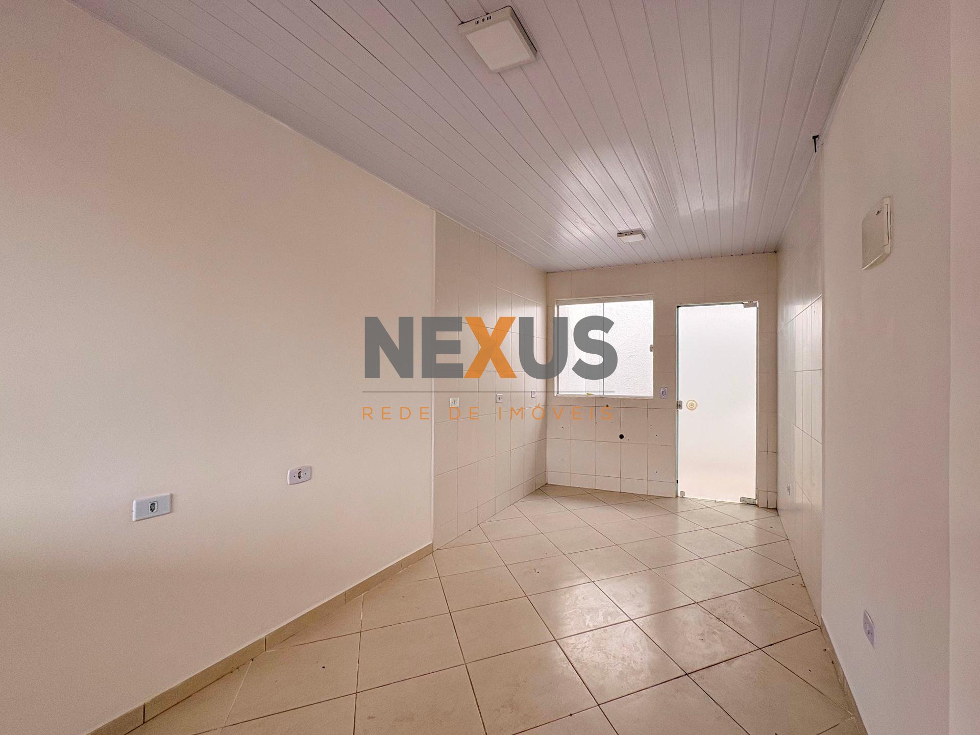 Casa 2 Quartos com Área de Serviço Coberta - Bairro Estados, FRG