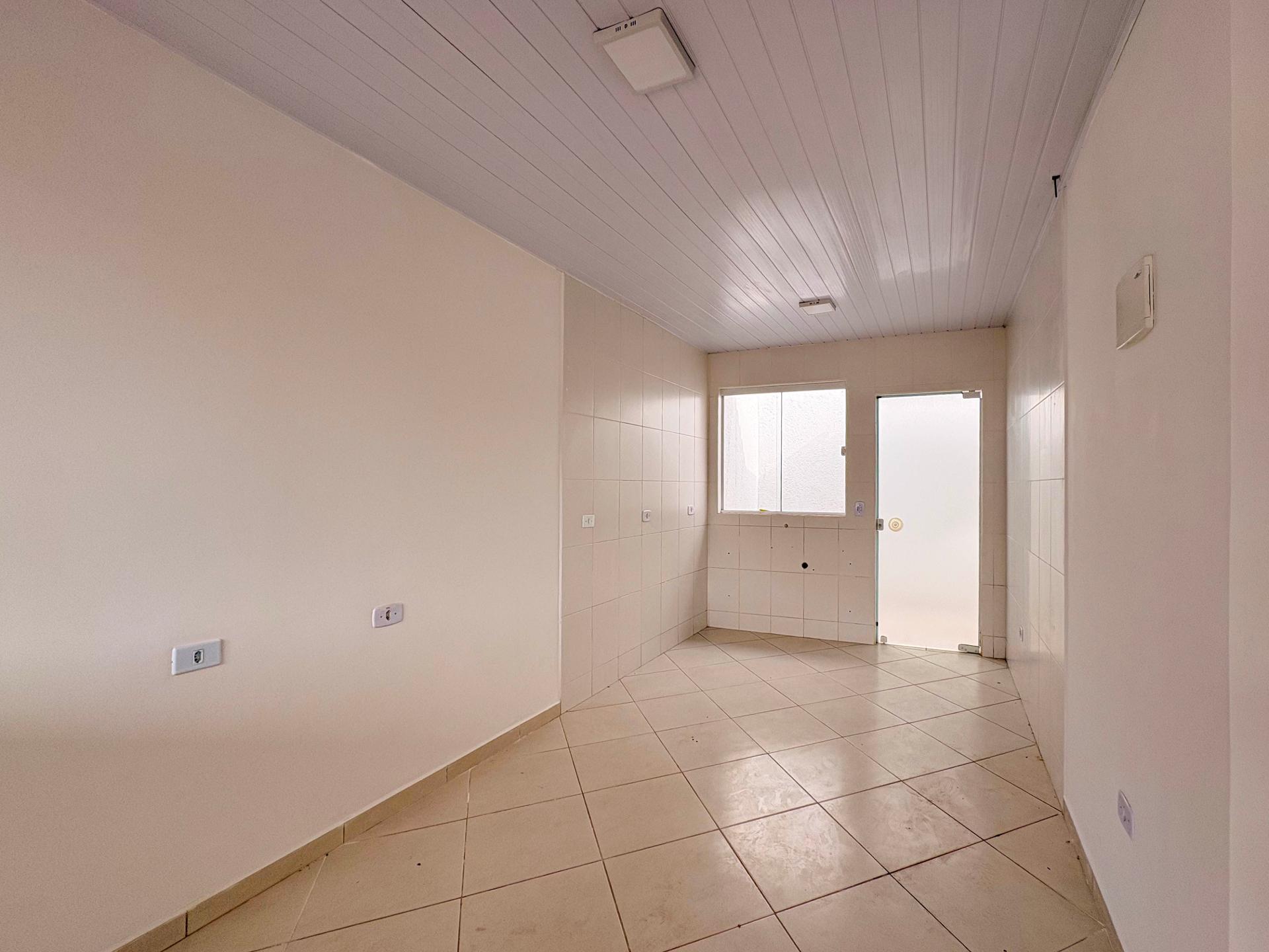 Casa 2 Quartos com Área de Serviço Coberta - Bairro Estados, FRG