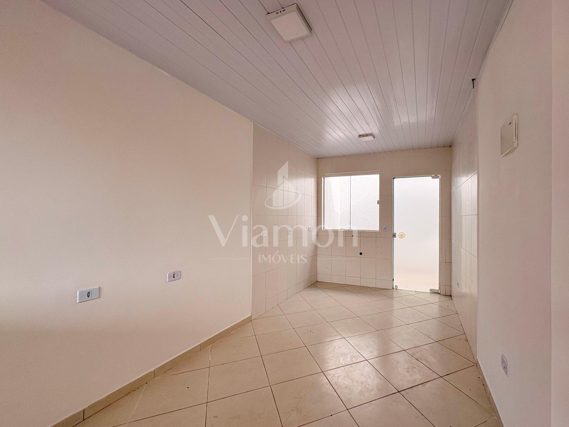 Casa 2 Quartos com Área de Serviço Coberta - Bairro Estados, FRG