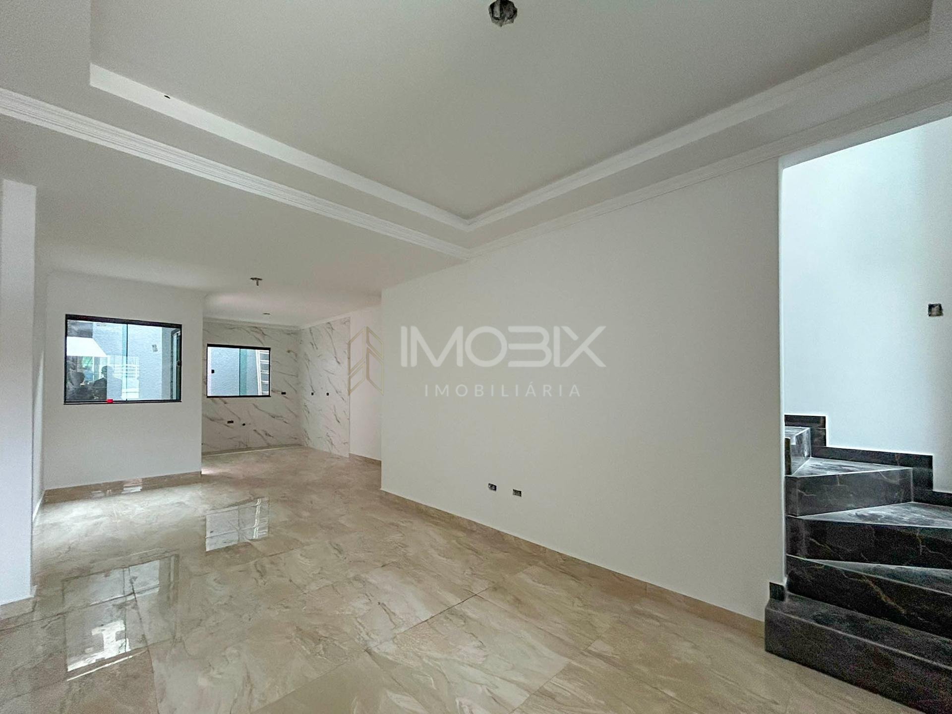 Sobrado 3 Quartos com Varanda e Churrasqueira no Tatuquara - C...