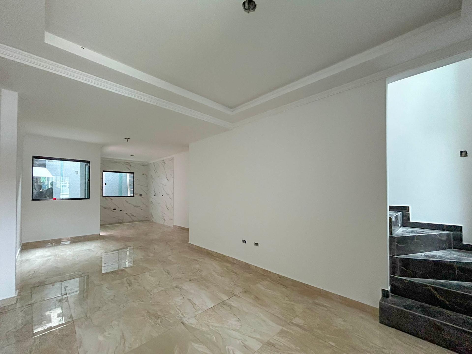 Sobrado 3 Quartos com Varanda e Churrasqueira no Tatuquara - C...