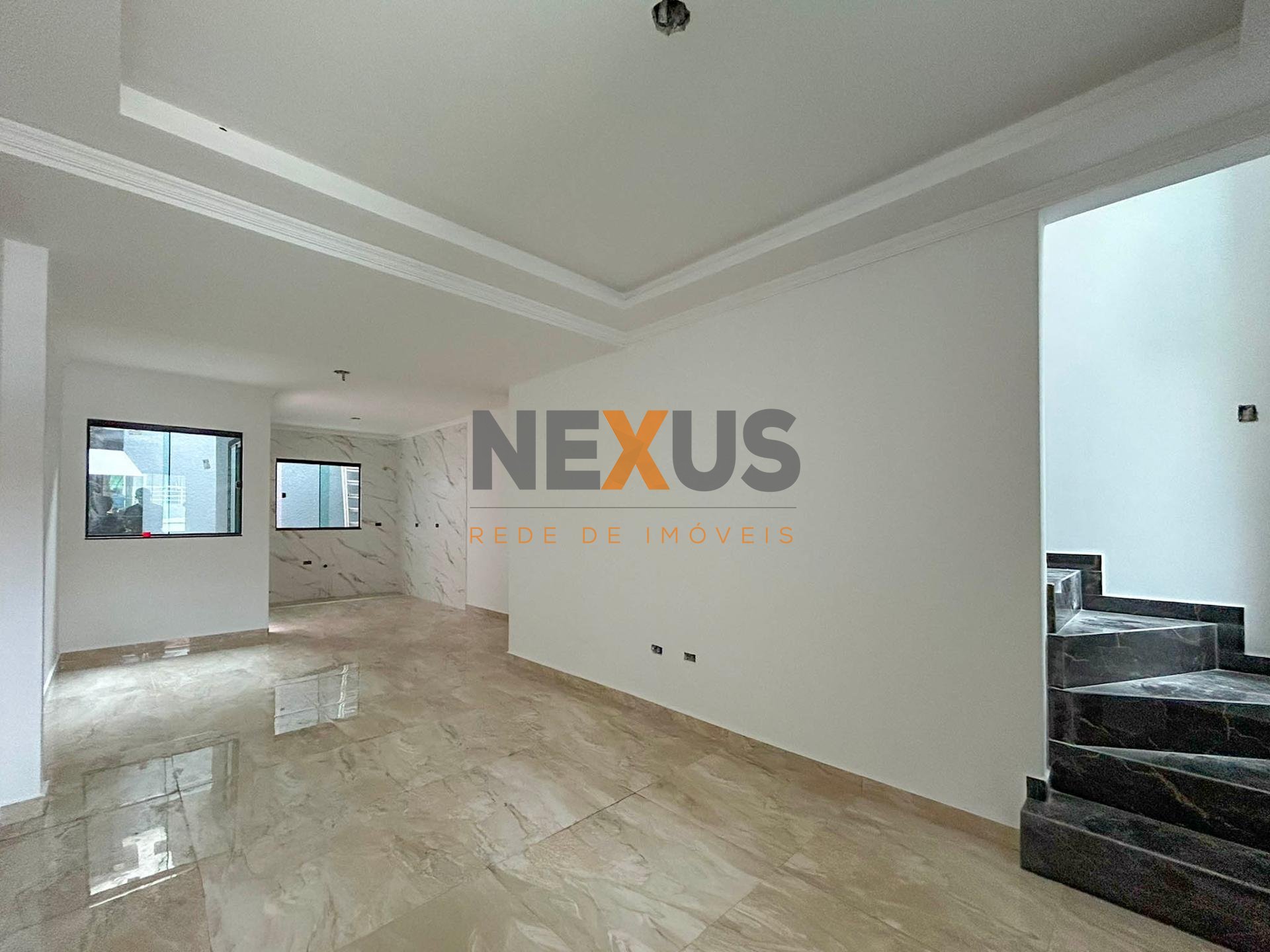 Sobrado 3 Quartos com Varanda e Churrasqueira no Tatuquara - C...