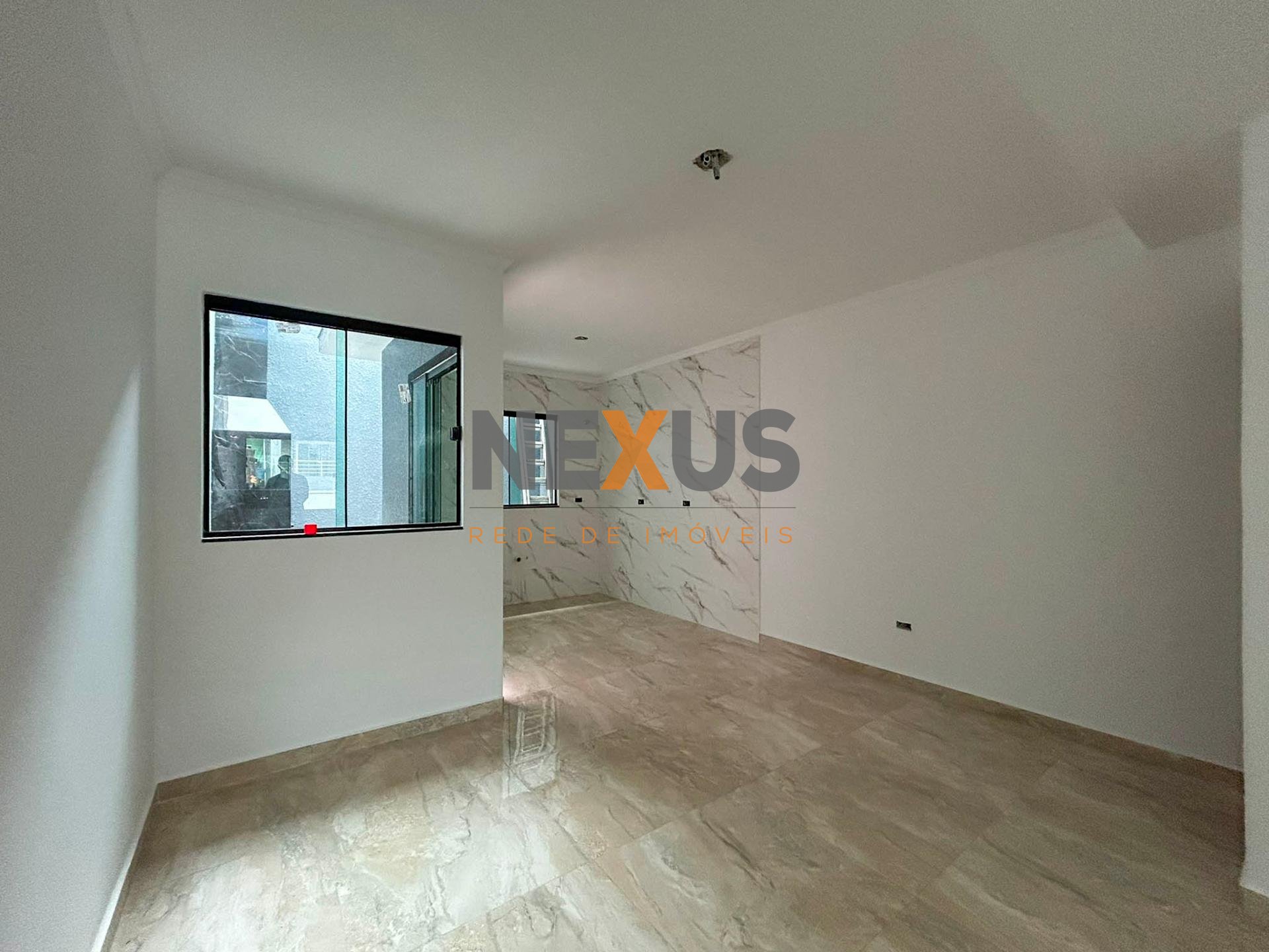 Sobrado 3 Quartos com Varanda e Churrasqueira no Tatuquara - C...