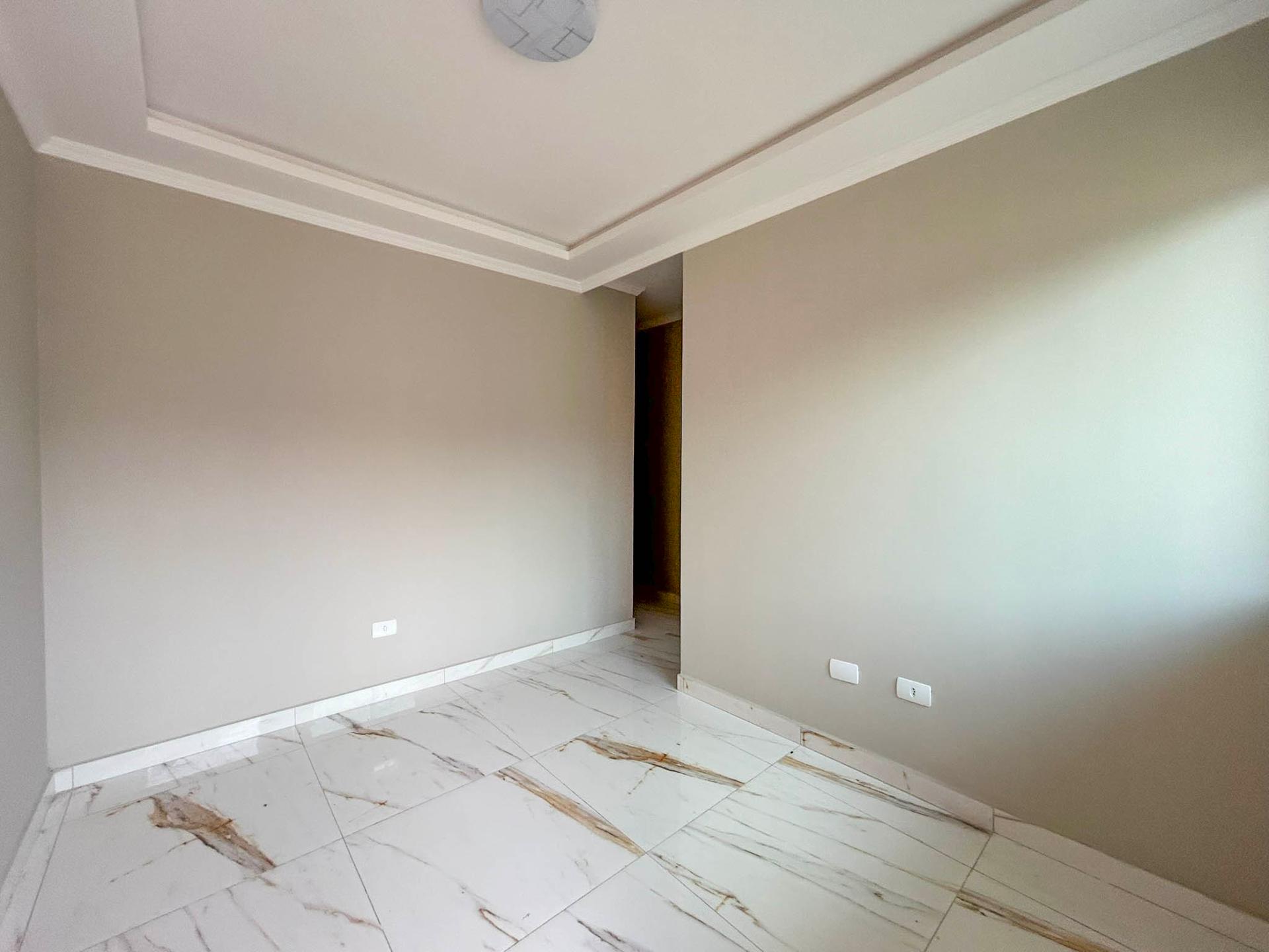 Casa 2 Quartos com Churrasqueira no Tatuquara - Curitiba