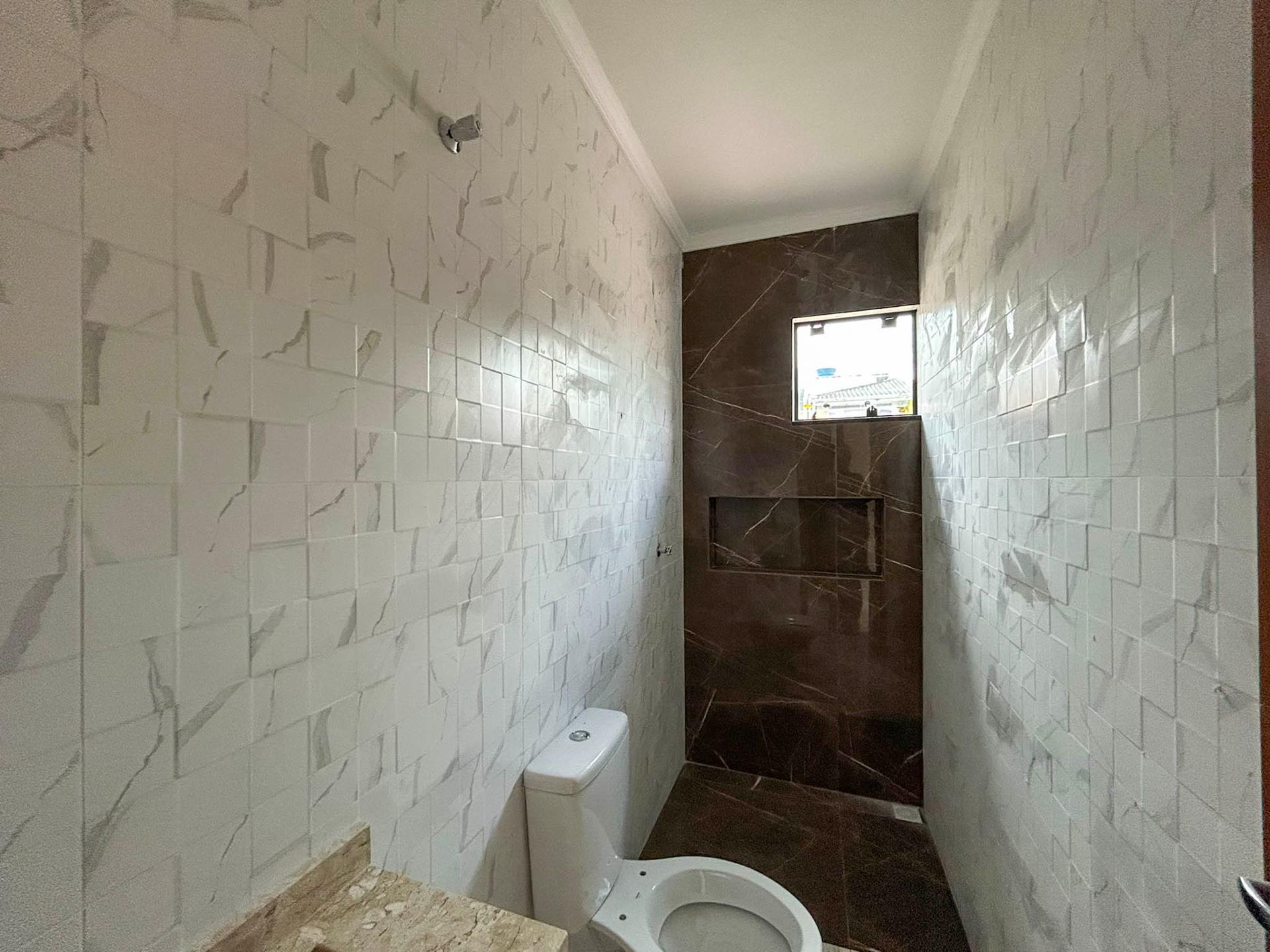 Casa 2 Quartos com Churrasqueira no Tatuquara - Curitiba