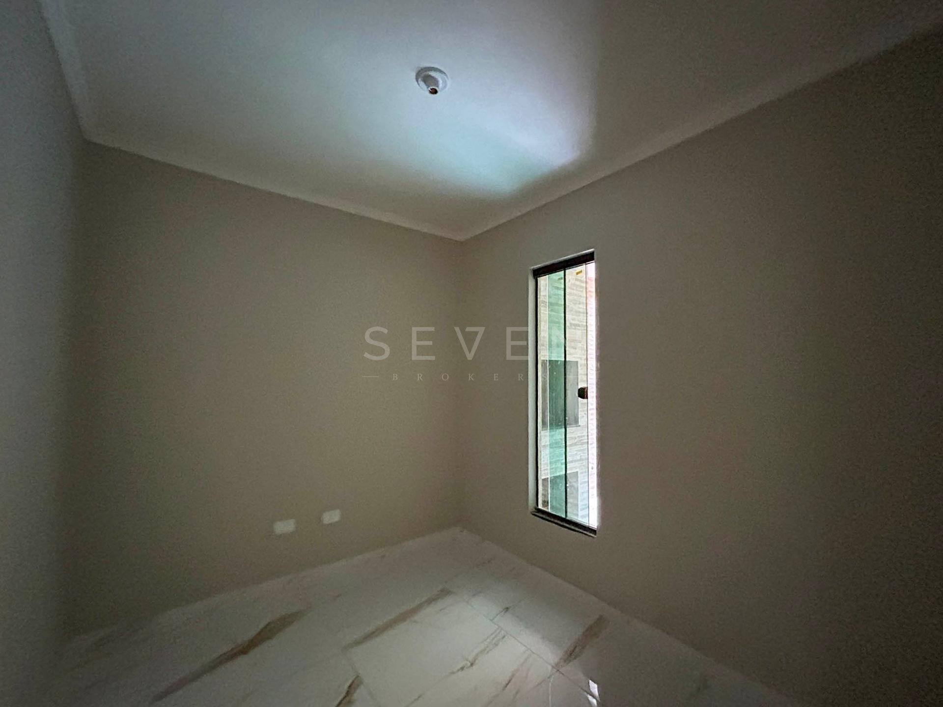 Casa 2 Quartos com Churrasqueira no Tatuquara - Curitiba