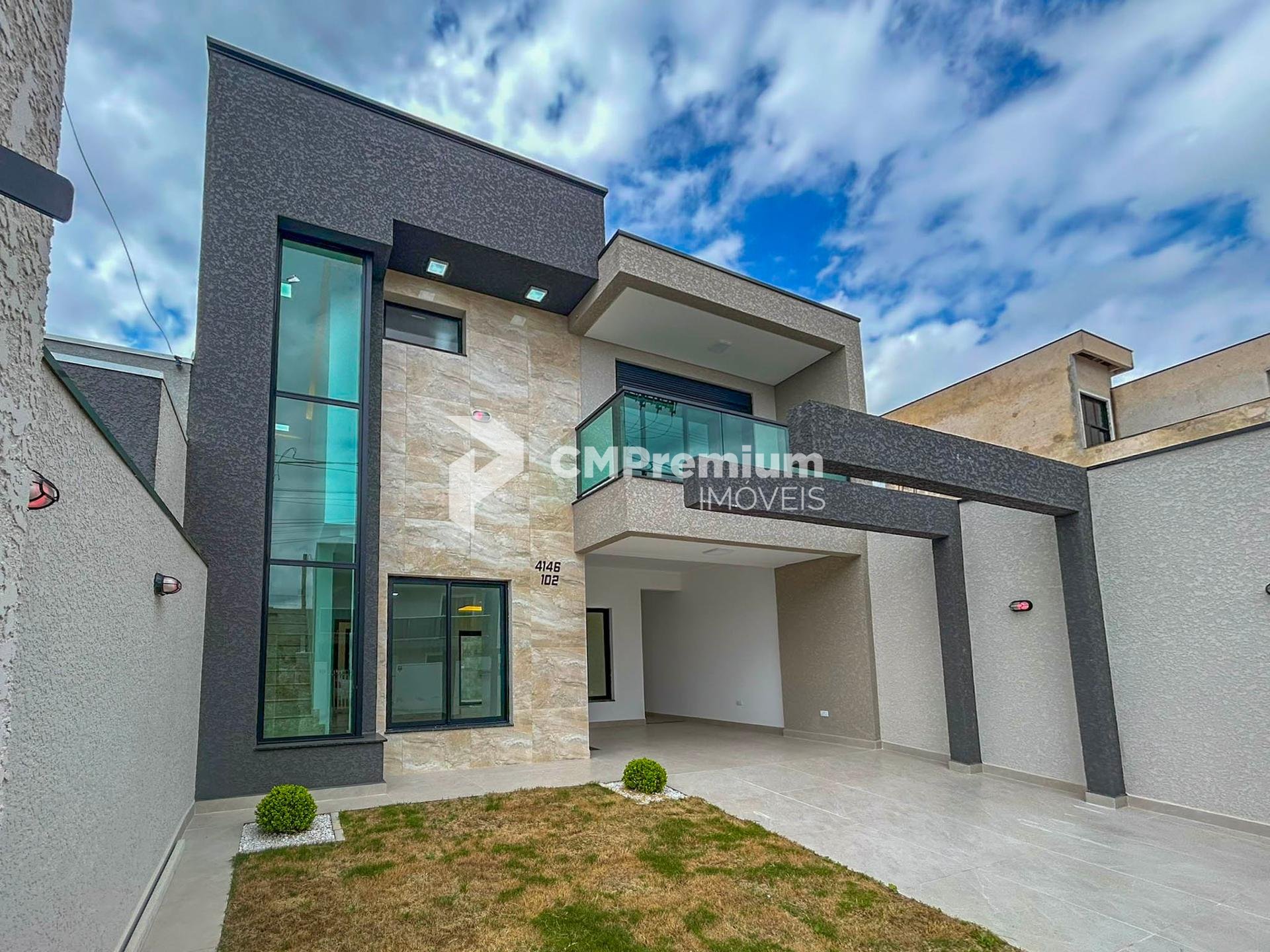 Sobrado Moderno com 4 Quartos, Suíte e Área Gourmet - Fazenda ...