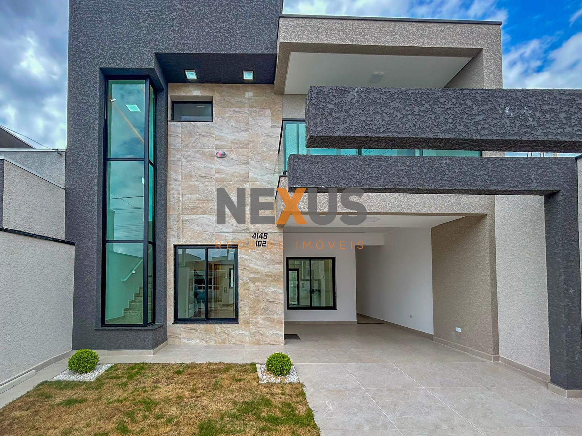 Sobrado Moderno com 4 Quartos, Suíte e Área Gourmet - Fazenda ...