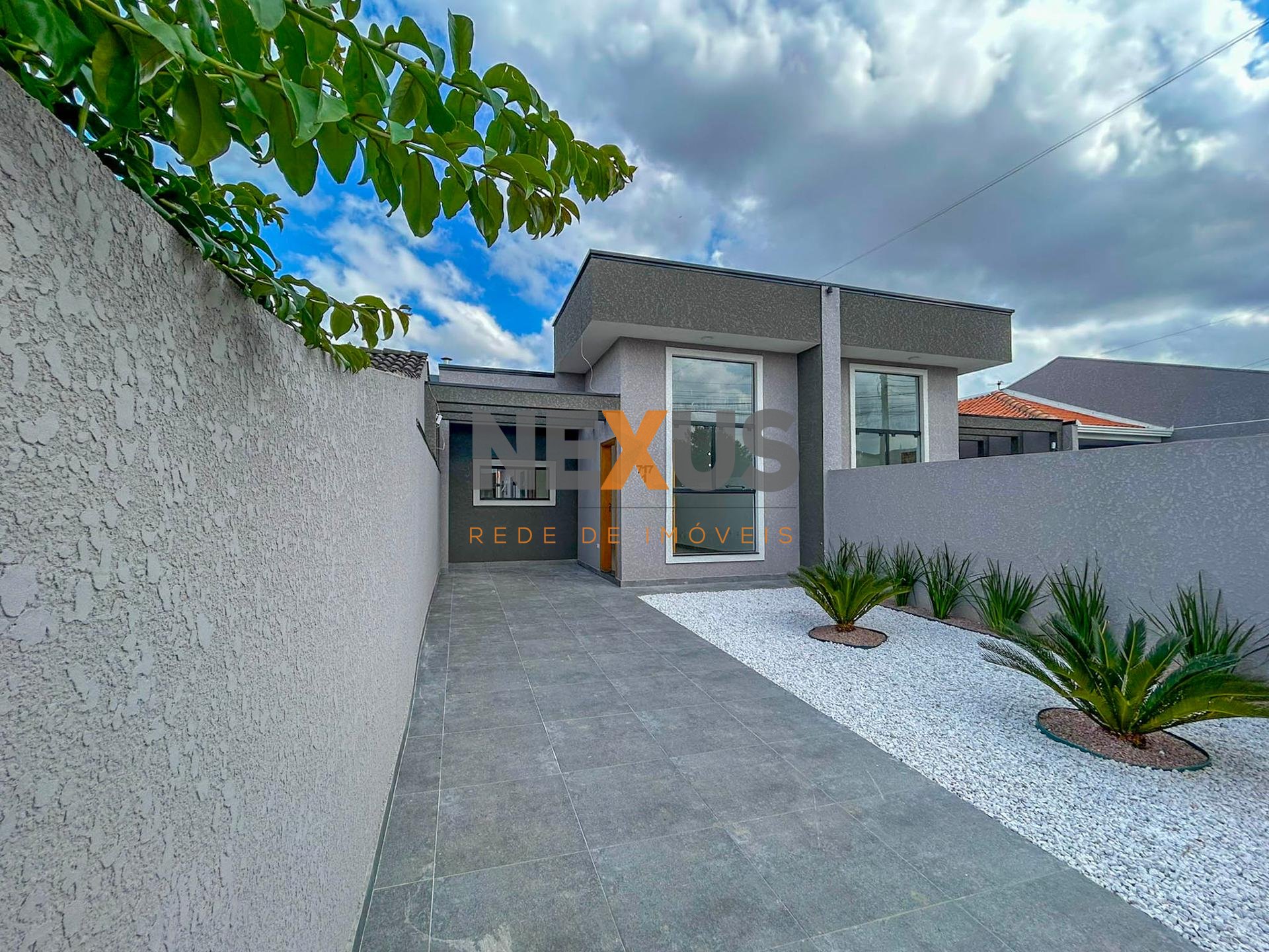 Casa 3 Quartos com Suíte e Terreno Amplo no Santa Terezinha - ...