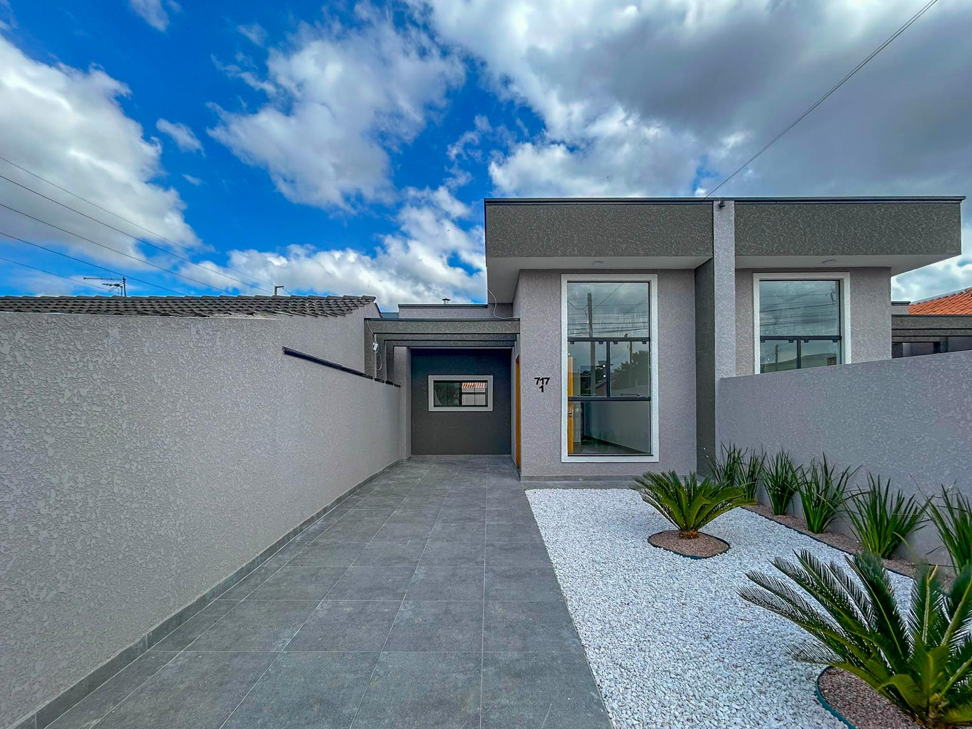 Casa 3 Quartos com Suíte e Terreno Amplo no Santa Terezinha - ...