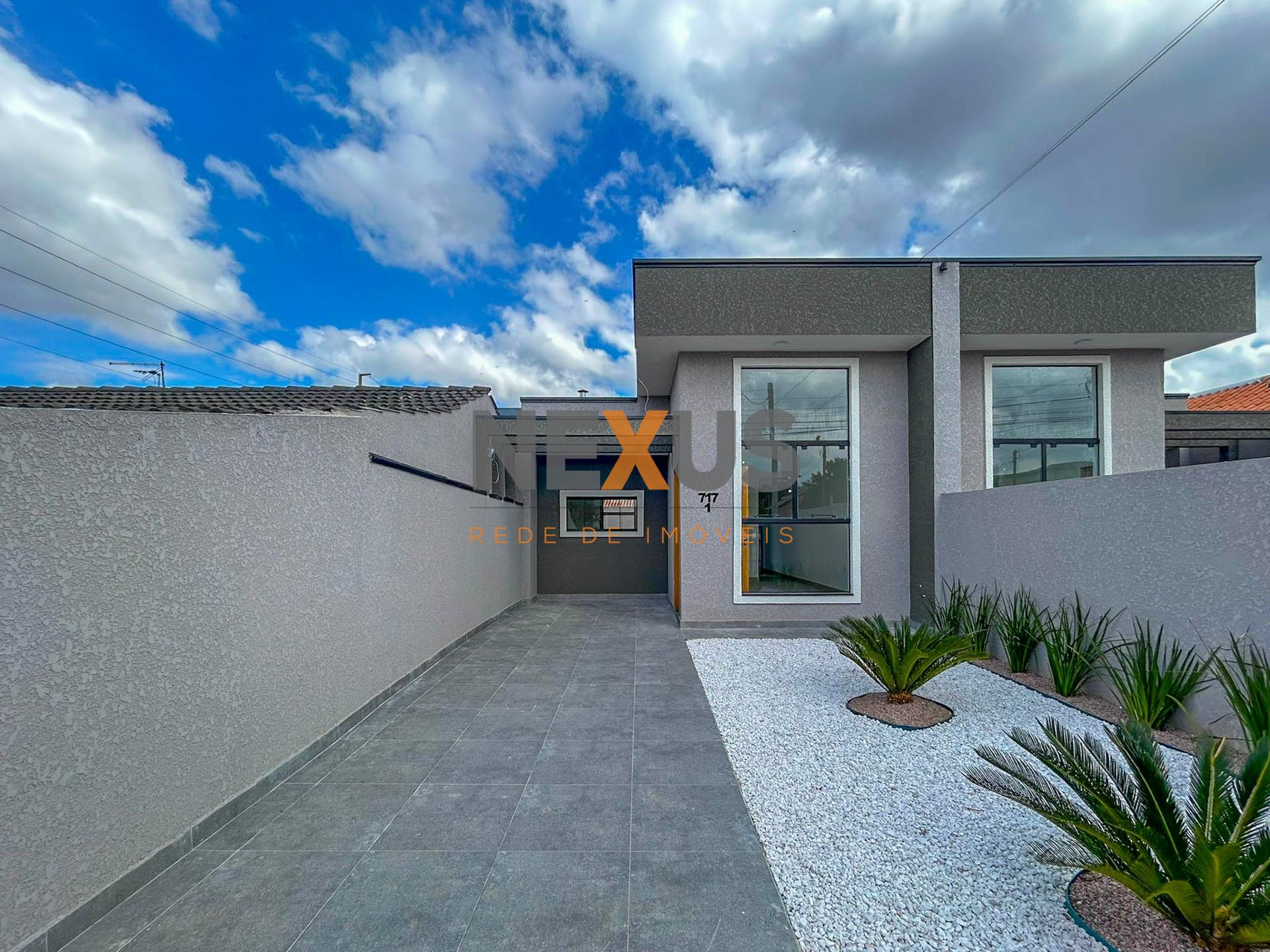 Casa 3 Quartos com Suíte e Terreno Amplo no Santa Terezinha - ...