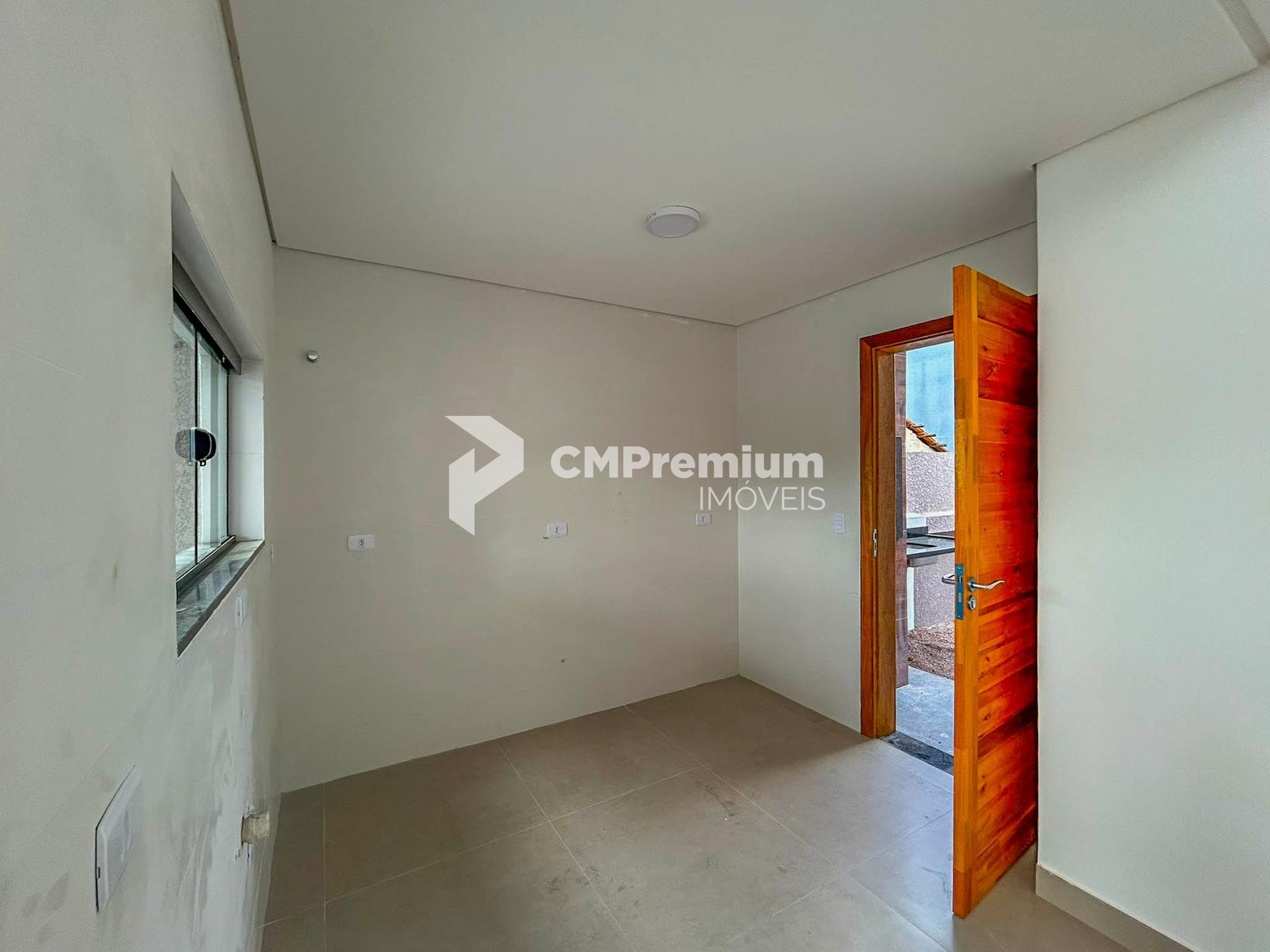 Casa 3 Quartos com Suíte e Terreno Amplo no Santa Terezinha - ...