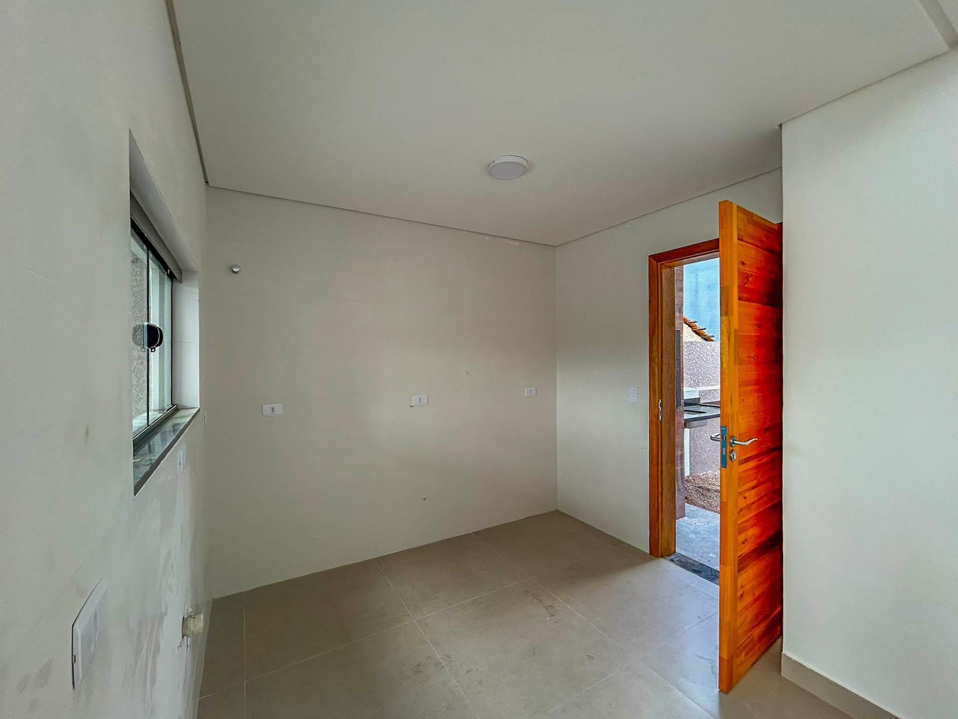 Casa 3 Quartos com Suíte e Terreno Amplo no Santa Terezinha - ...