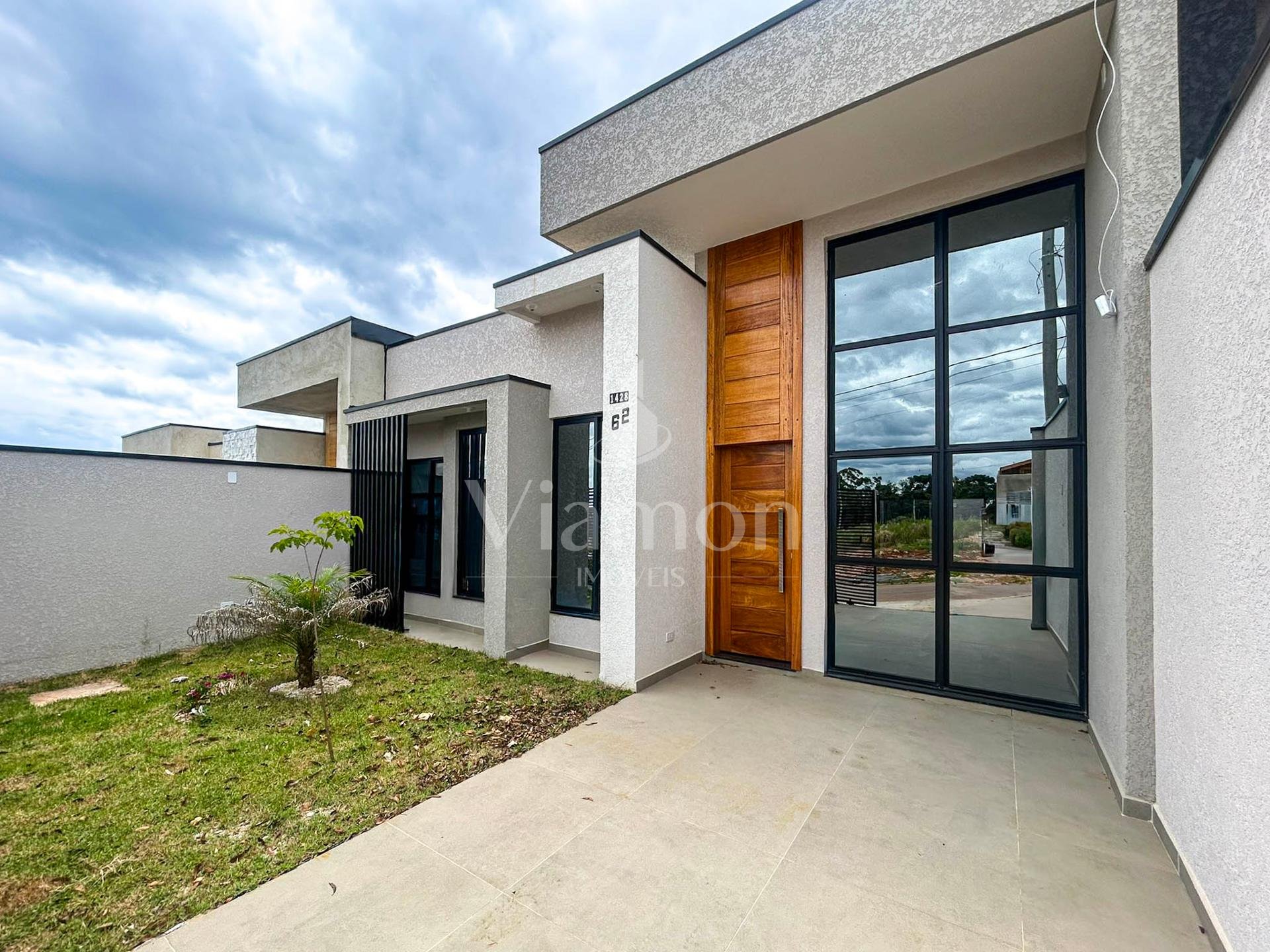 Casa 3 Quartos com Suíte e Área Gourmet no Bairro Eucaliptos