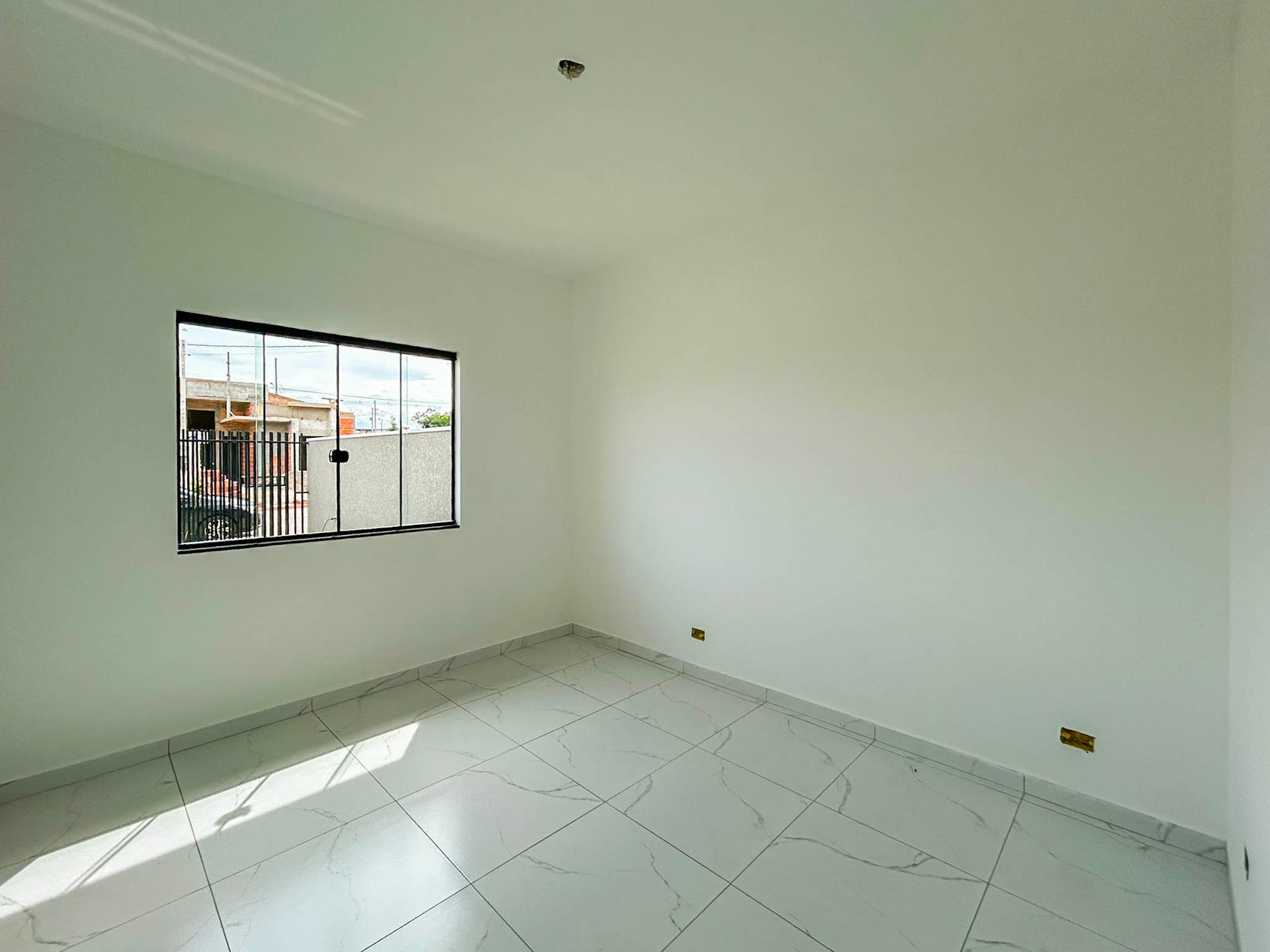 Casa 2 Quartos com Pé Direito Alto e Churrasqueira no Bairro N...