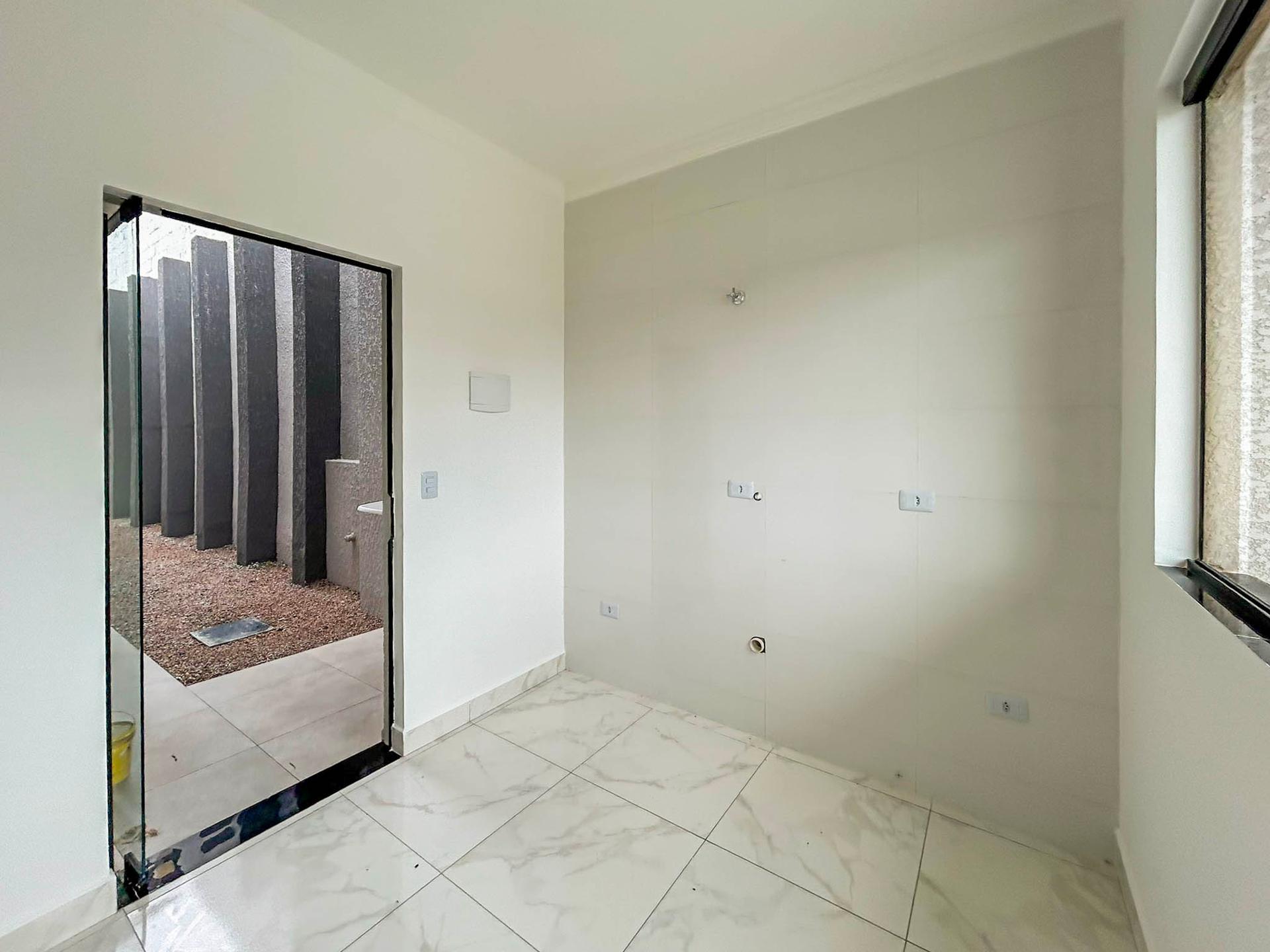 Casa 3 Quartos com Amplo Terreno no Bairro Nações - Fazenda Ri...