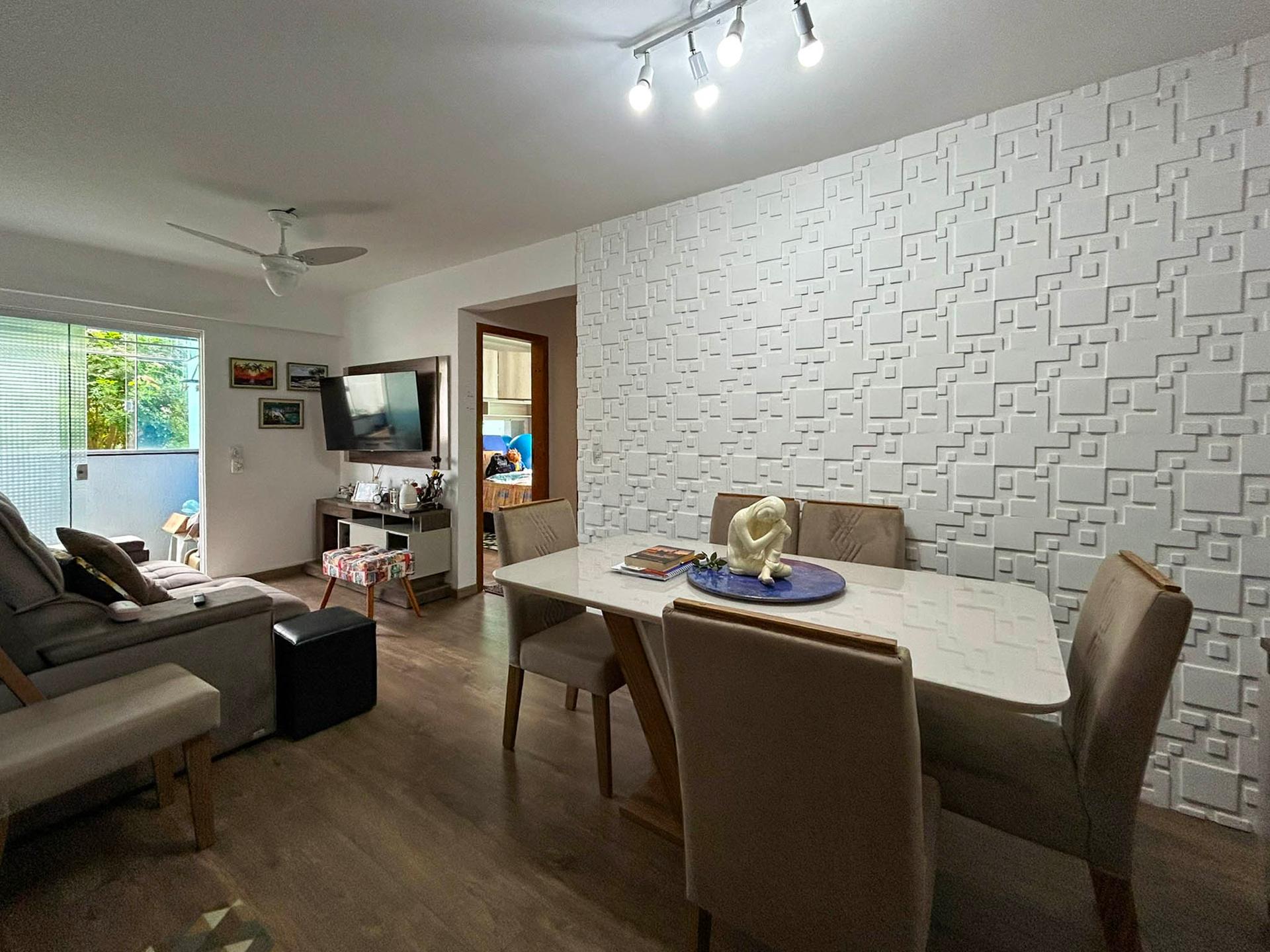 Apartamento Semi Mobiliado com 2 Quartos e Sacada com Churrasq...