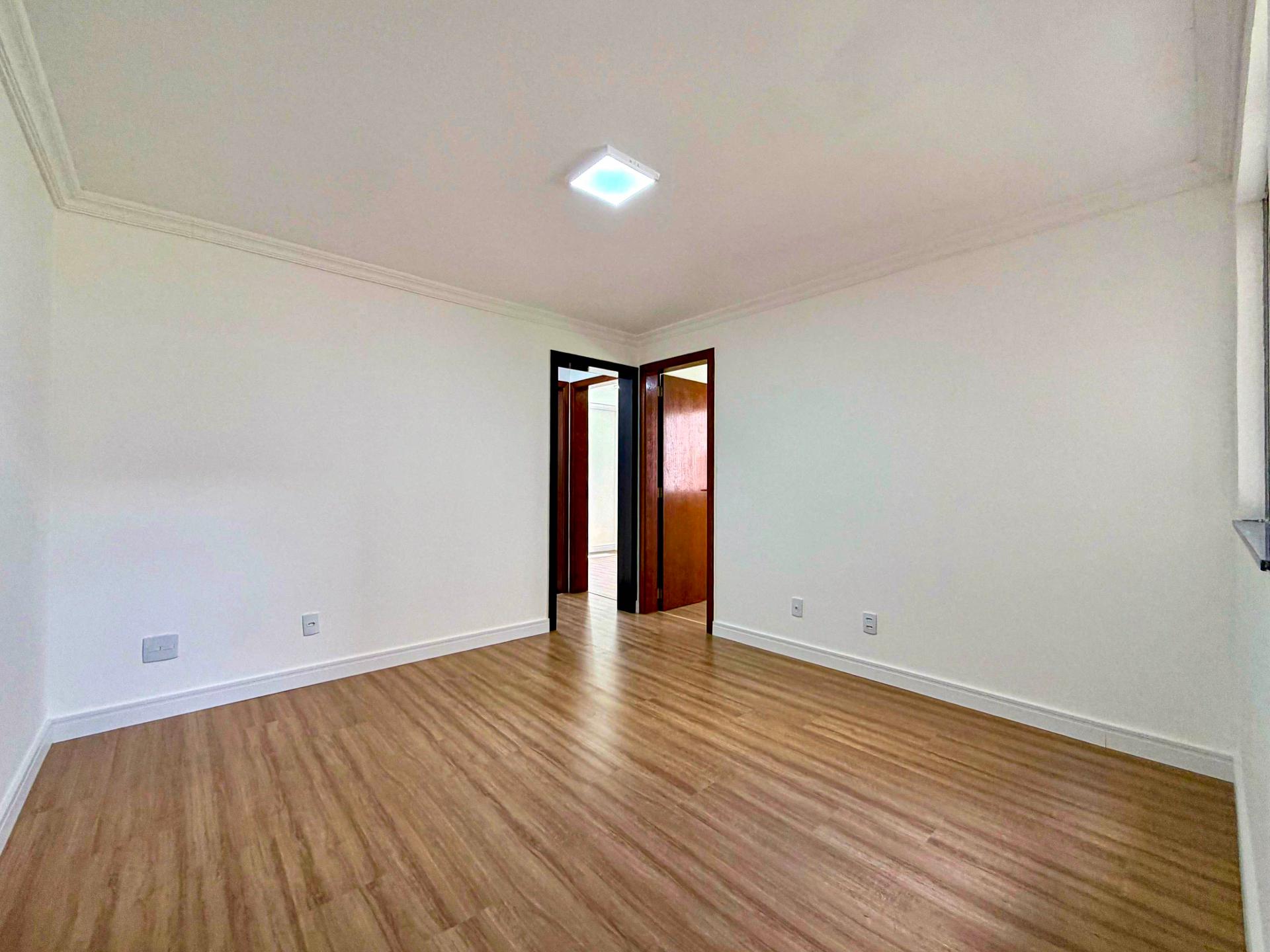 Apartamento Térreo com 2 Quartos e Vaga Demarcada em São José ...