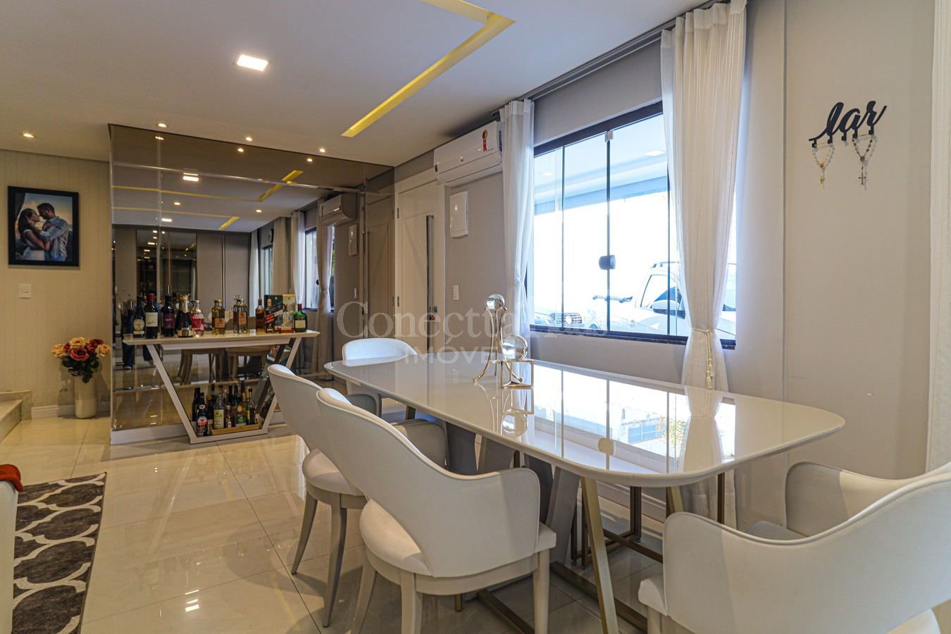 Sobrado Elegante no Pioneiros com Suíte e Área Gourmet 