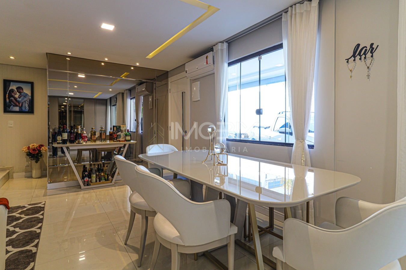 Sobrado Elegante no Pioneiros com Suíte e Área Gourmet 