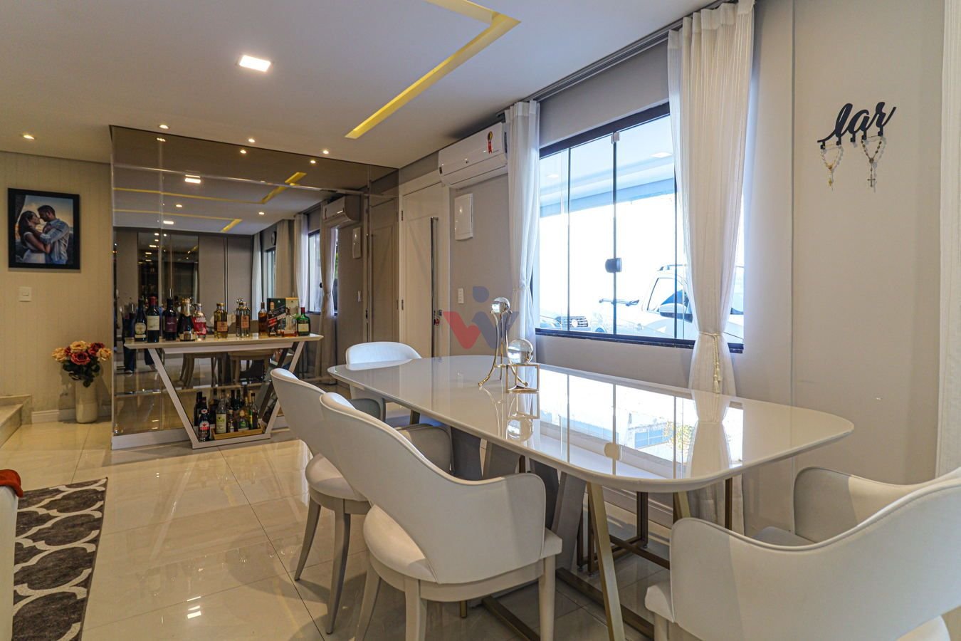 Sobrado Elegante no Pioneiros com Suíte e Área Gourmet 