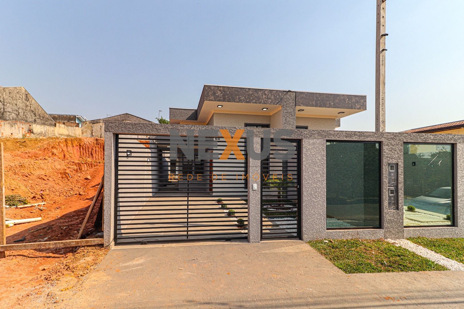 Casa 3 Quartos em Fazenda Rio Grande  Pé Direito Alto, Edícula...