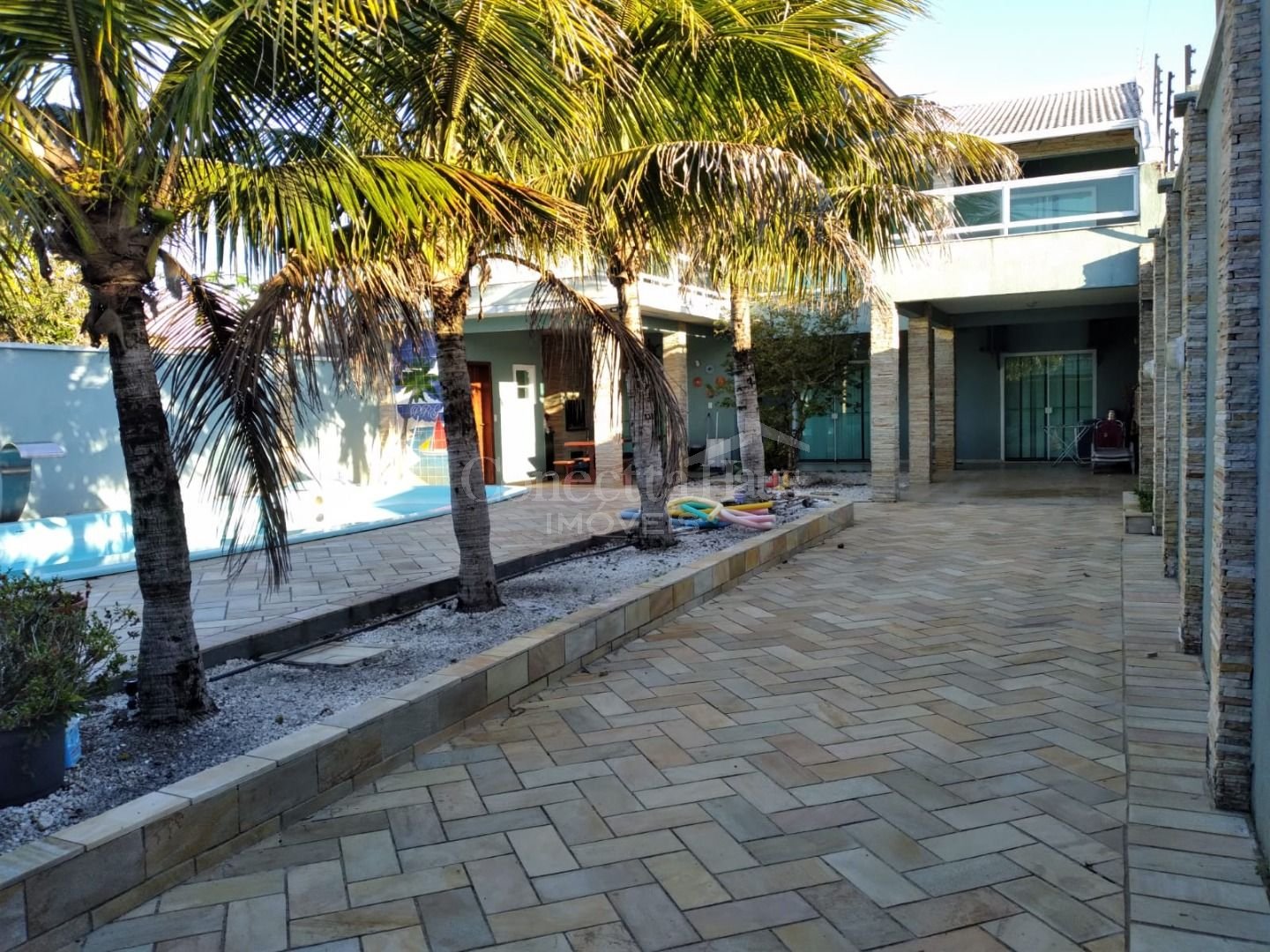 Casa com 4 dormitórios à venda, 235 m  por R  800.000,00 - Cor...