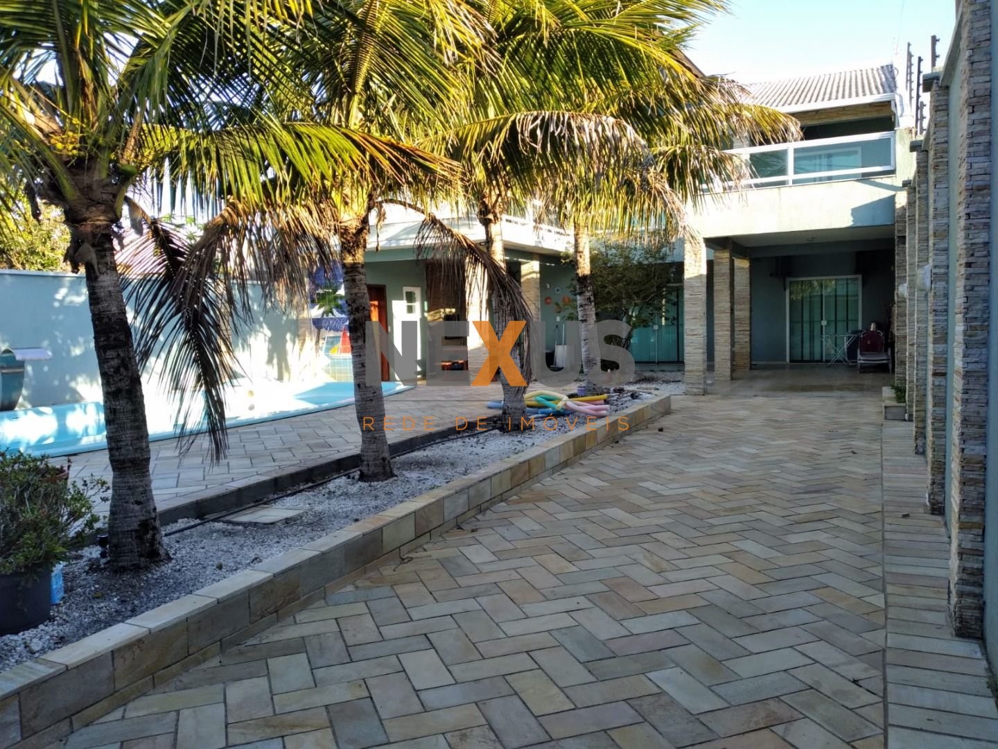 Casa com 4 dormitórios à venda, 235 m  por R  800.000,00 - Cor...