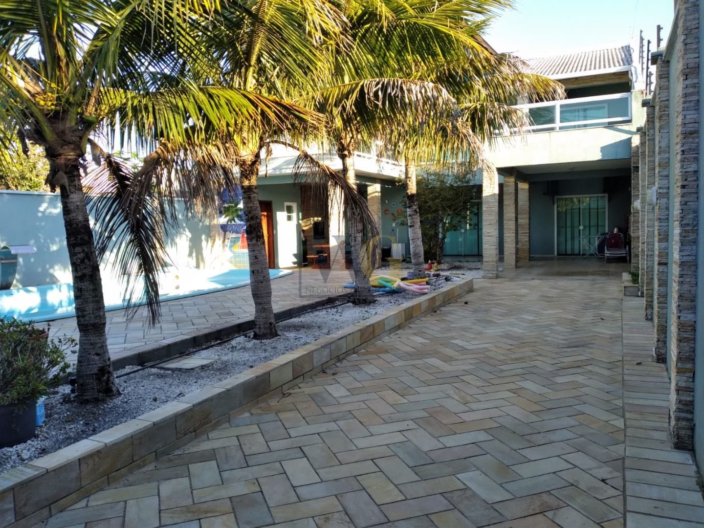 Casa com 4 dormitórios à venda, 235 m  por R  800.000,00 - Cor...