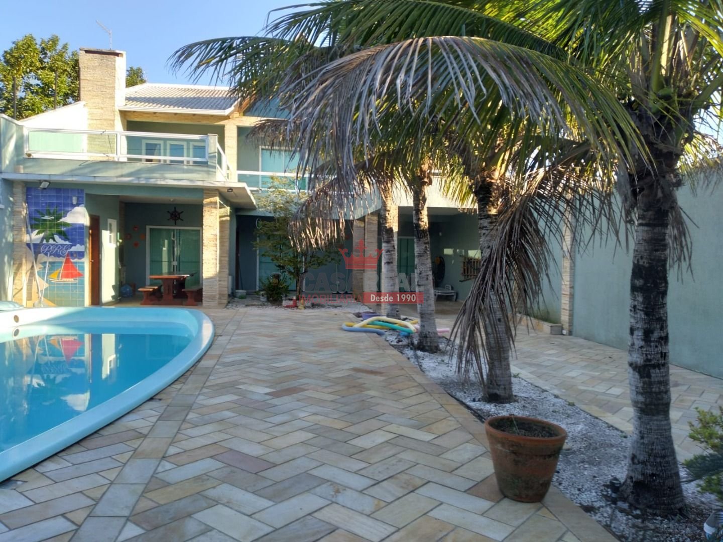 Casa à venda com 4 quartos, 235m² - Foto 1