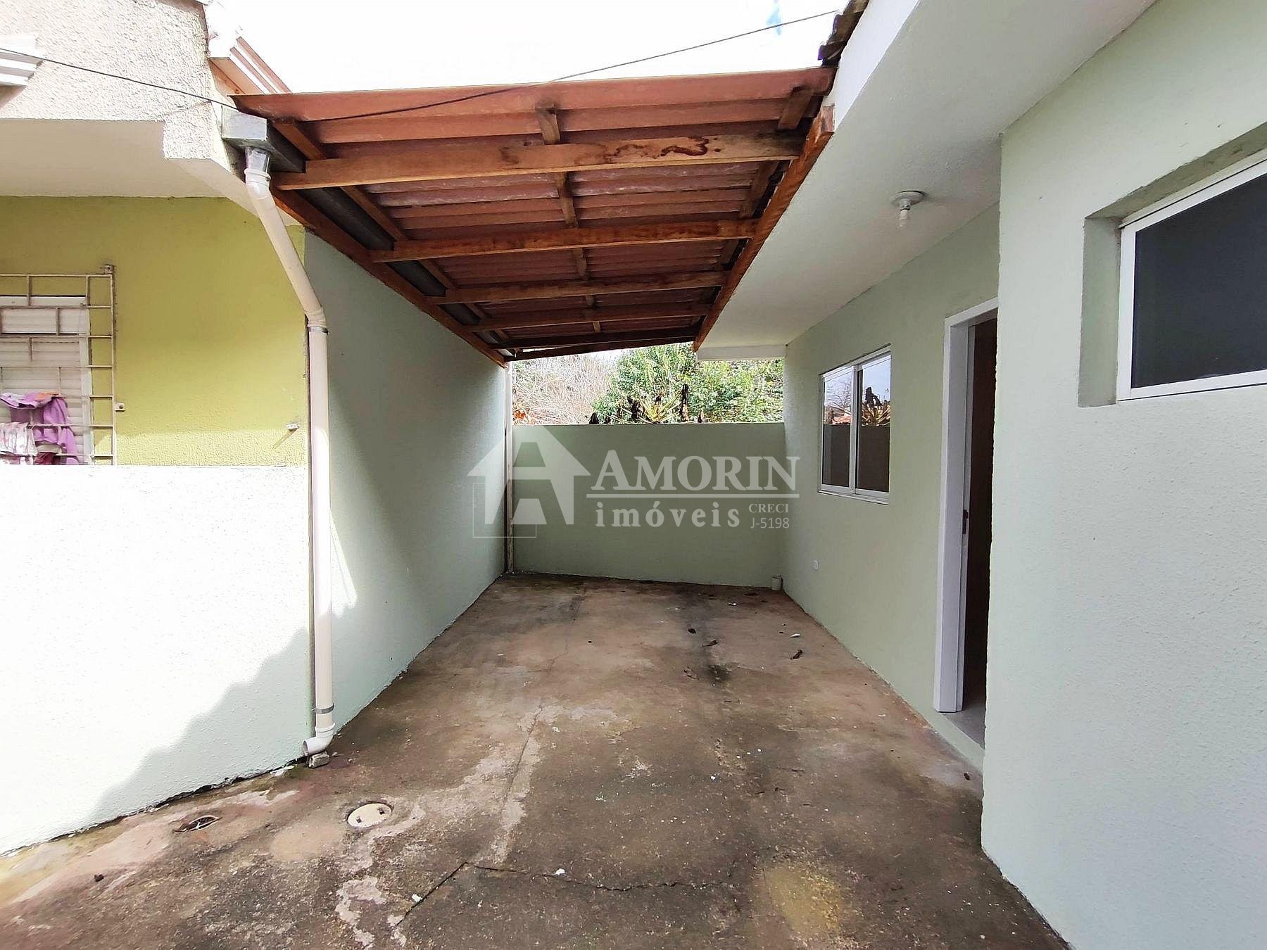 Casa em Araucária - 2 Dormitórios - Laje - Rua Sem Saída - Ace...