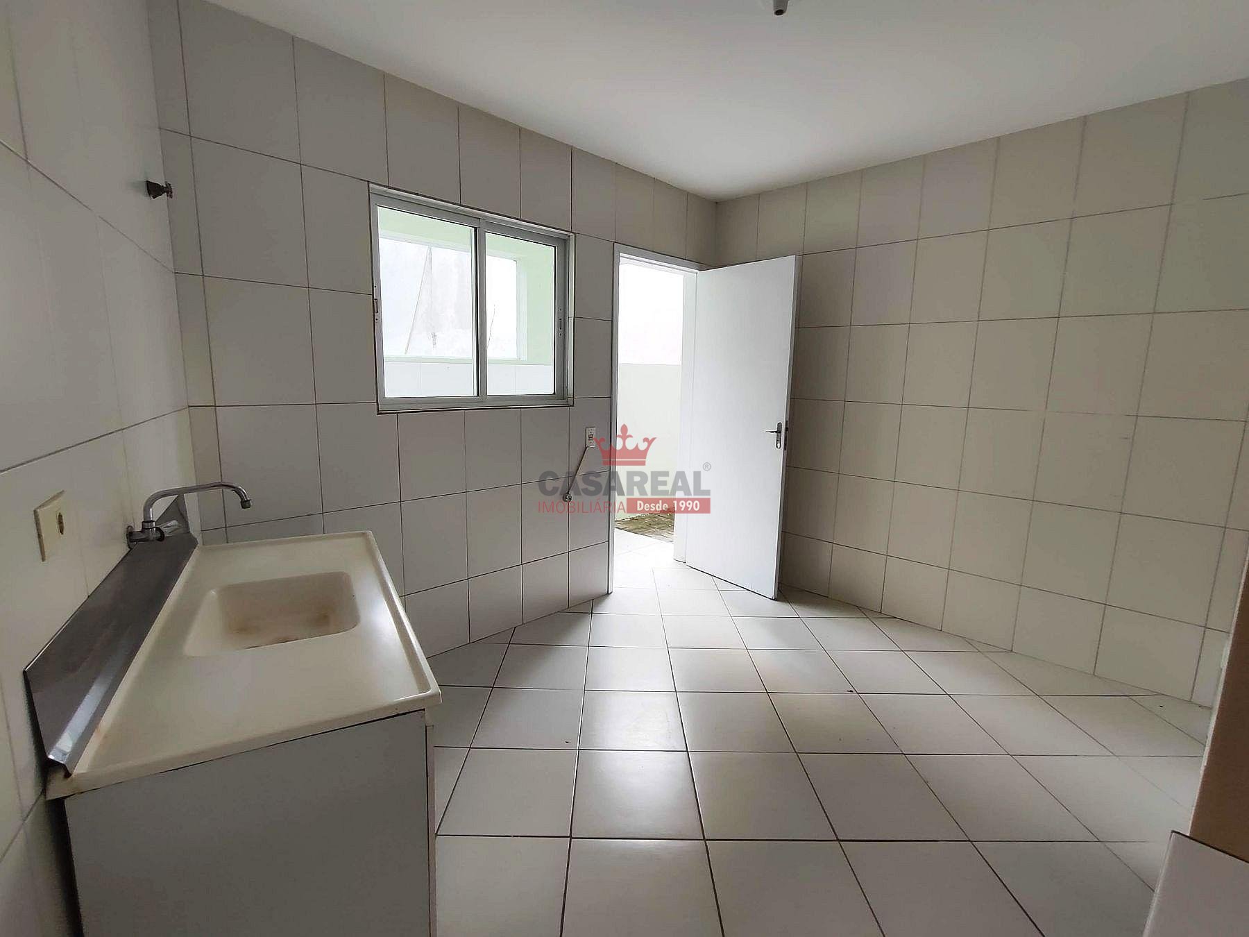 Casa à venda com 2 quartos, 57m² - Foto 9