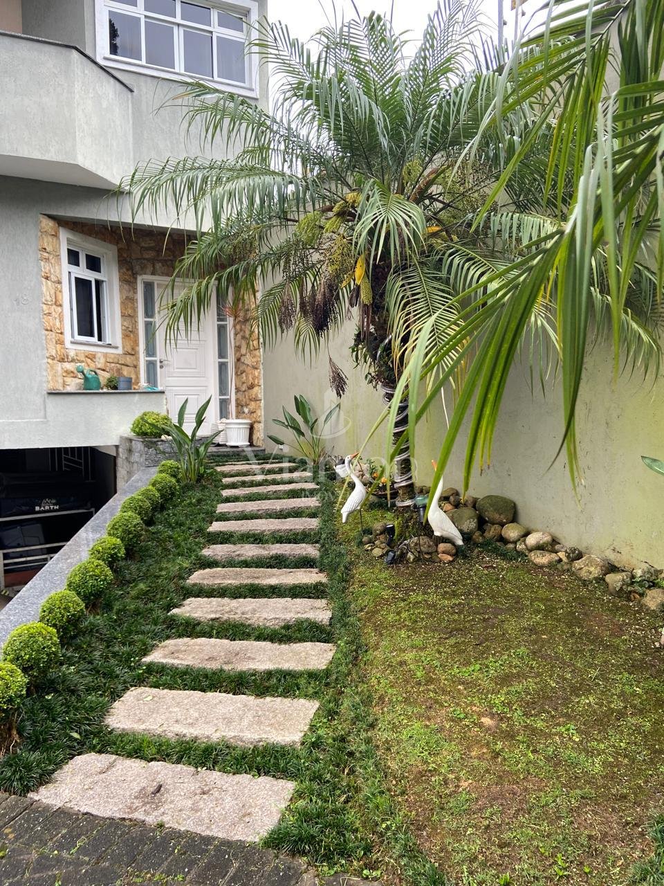 Casa de Condomínio Fechado à Venda no Xaxim.