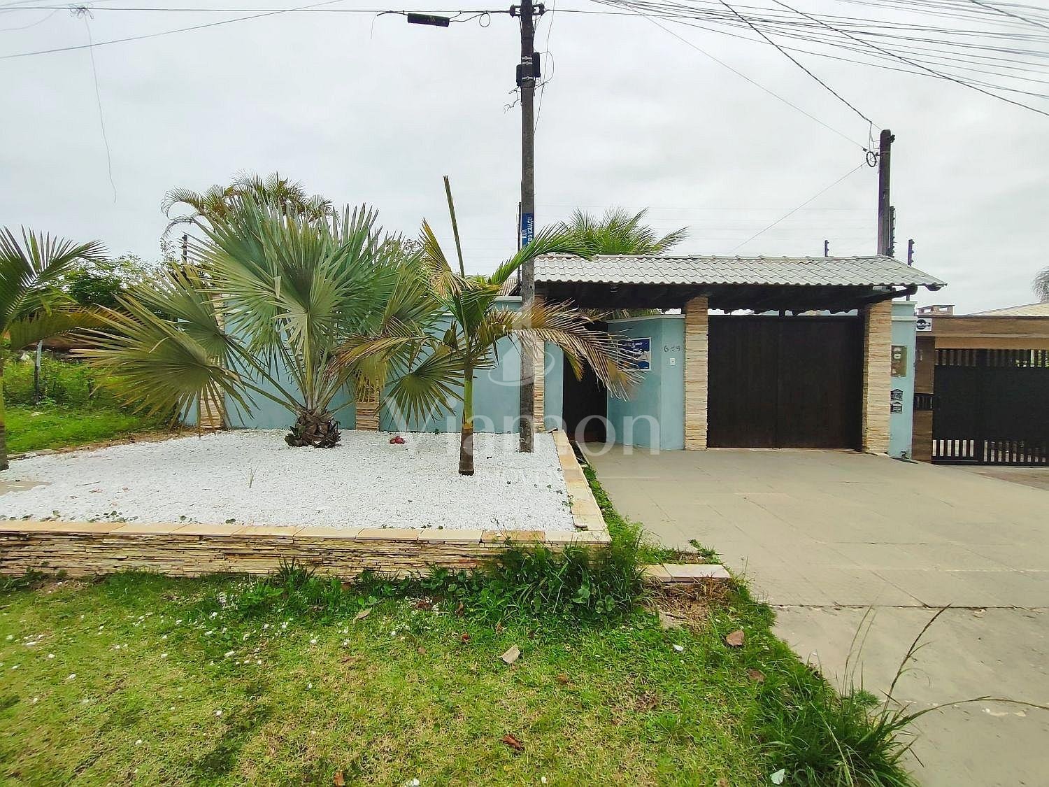 Ampla Residência com 4 Dormitórios e Piscina em Coroados - Gua...