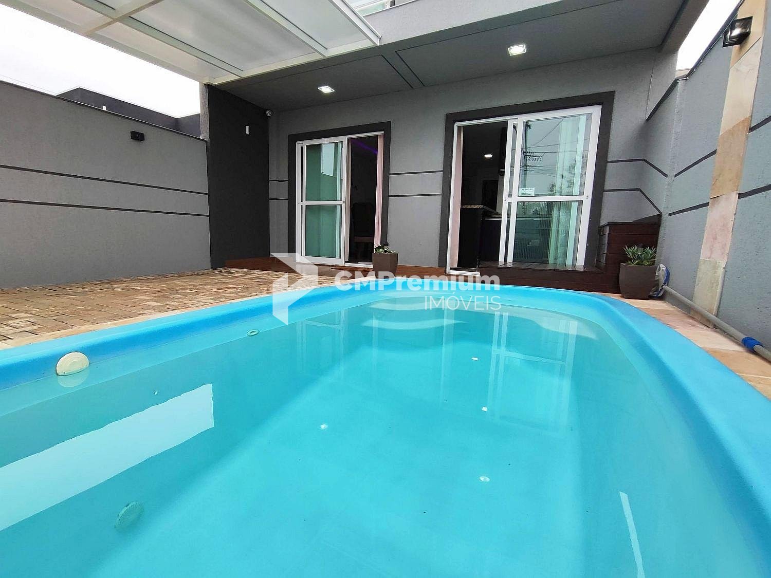 Casa Sobrado à venda em Coroados - Guaratuba PR - 200m do Mar 