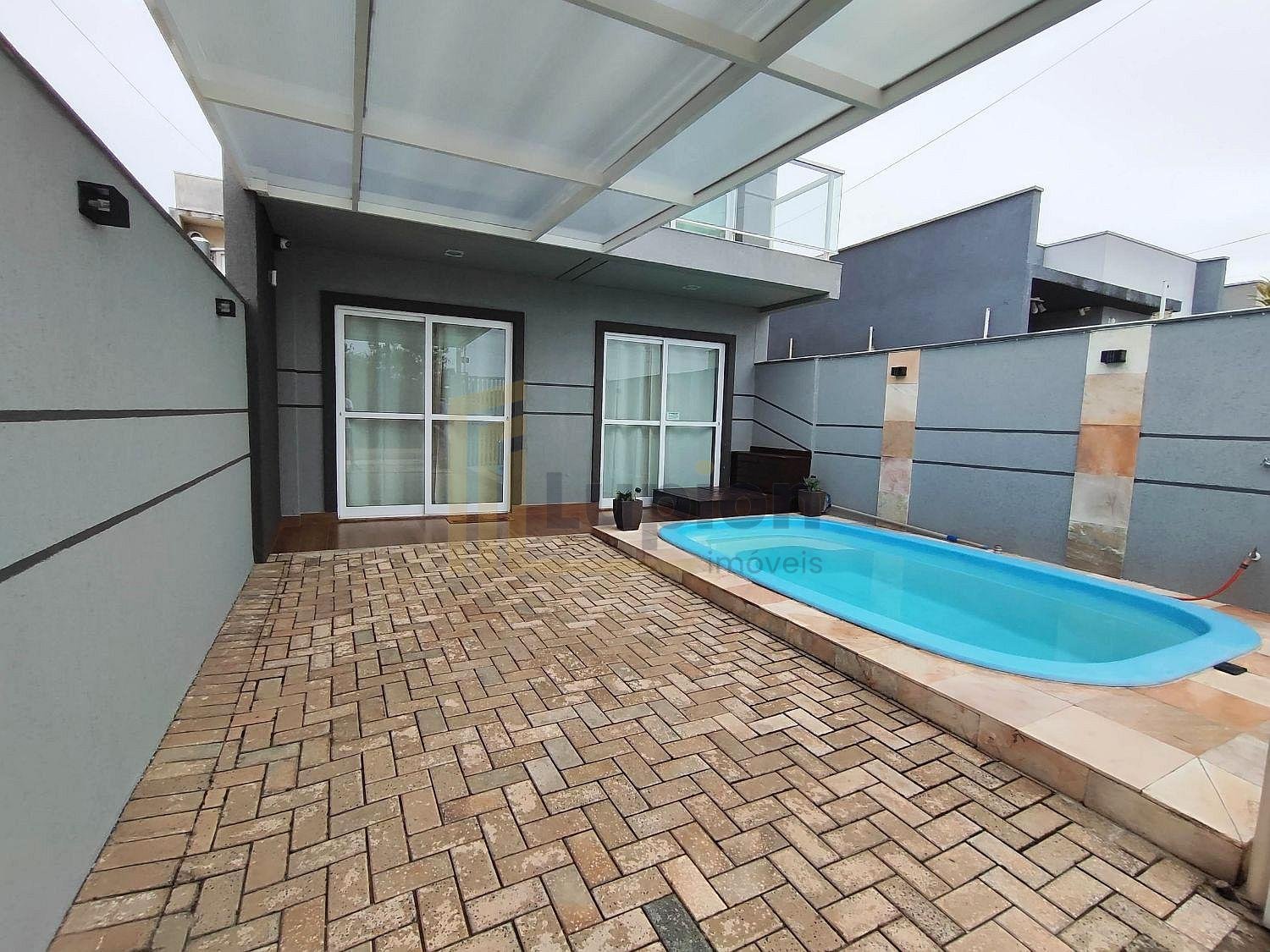 Casa Sobrado à venda em Coroados - Guaratuba PR - 200m do Mar 