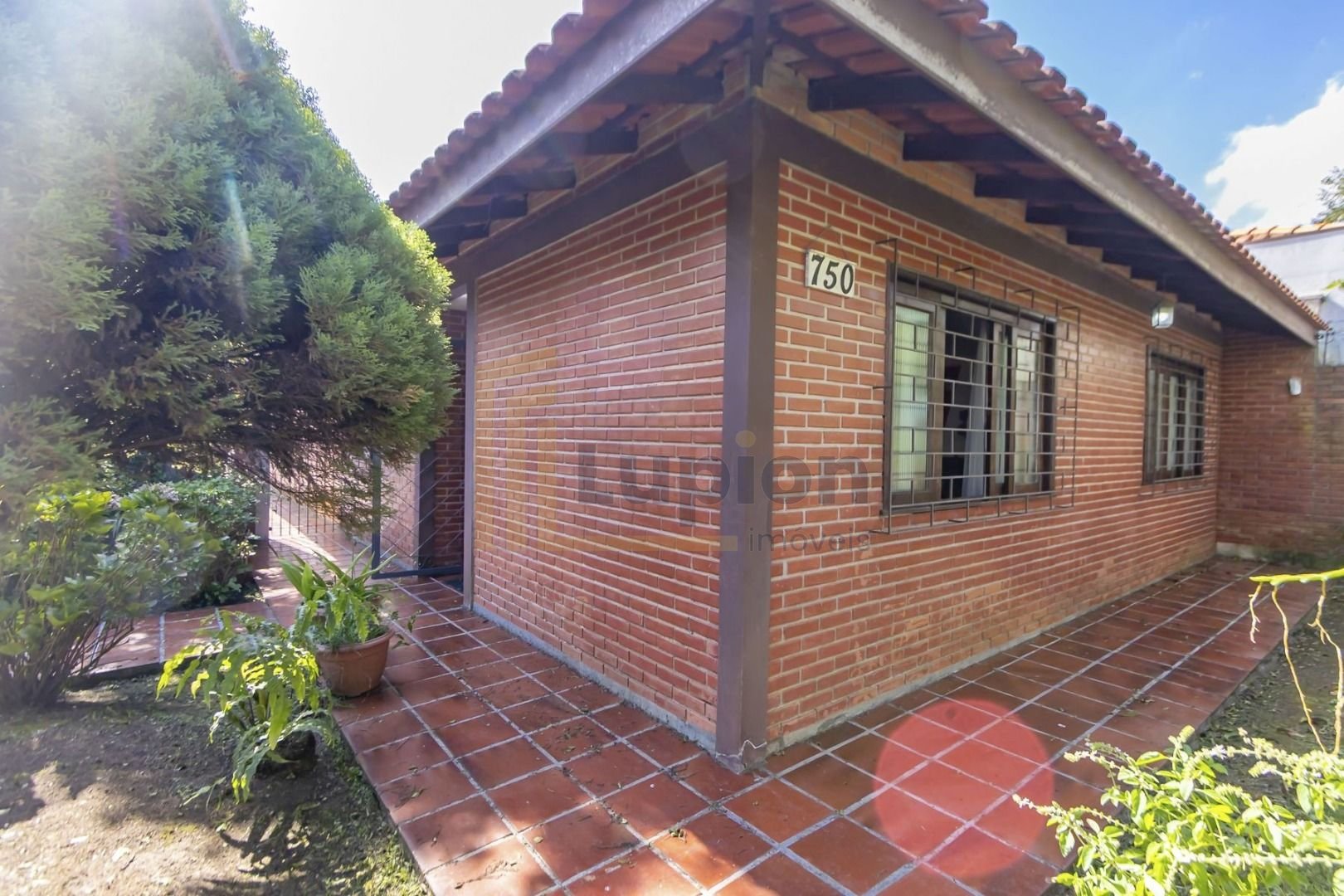 Casa Térrea Ótima Localização - Veja Fotos 