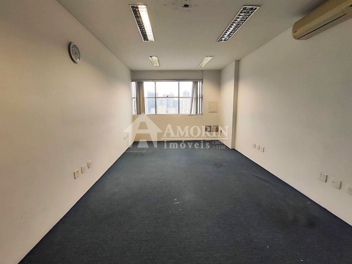 Conjunto à venda, 34 m  por R  200.000 - Centro - Curitiba PR