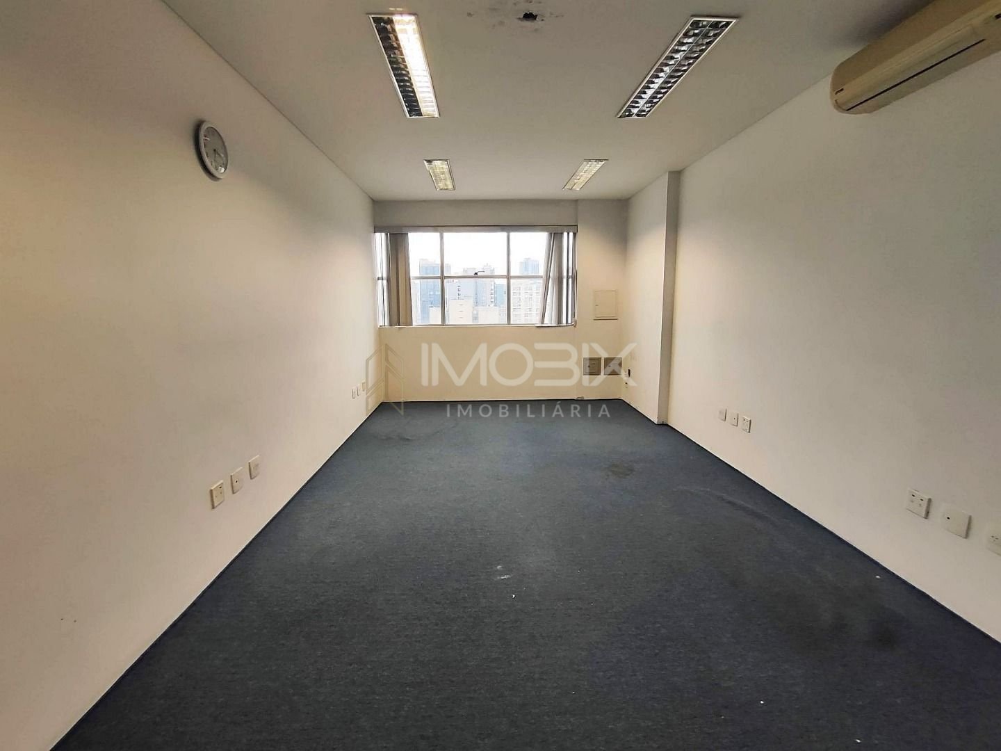 Conjunto à venda, 34 m  por R  200.000 - Centro - Curitiba PR