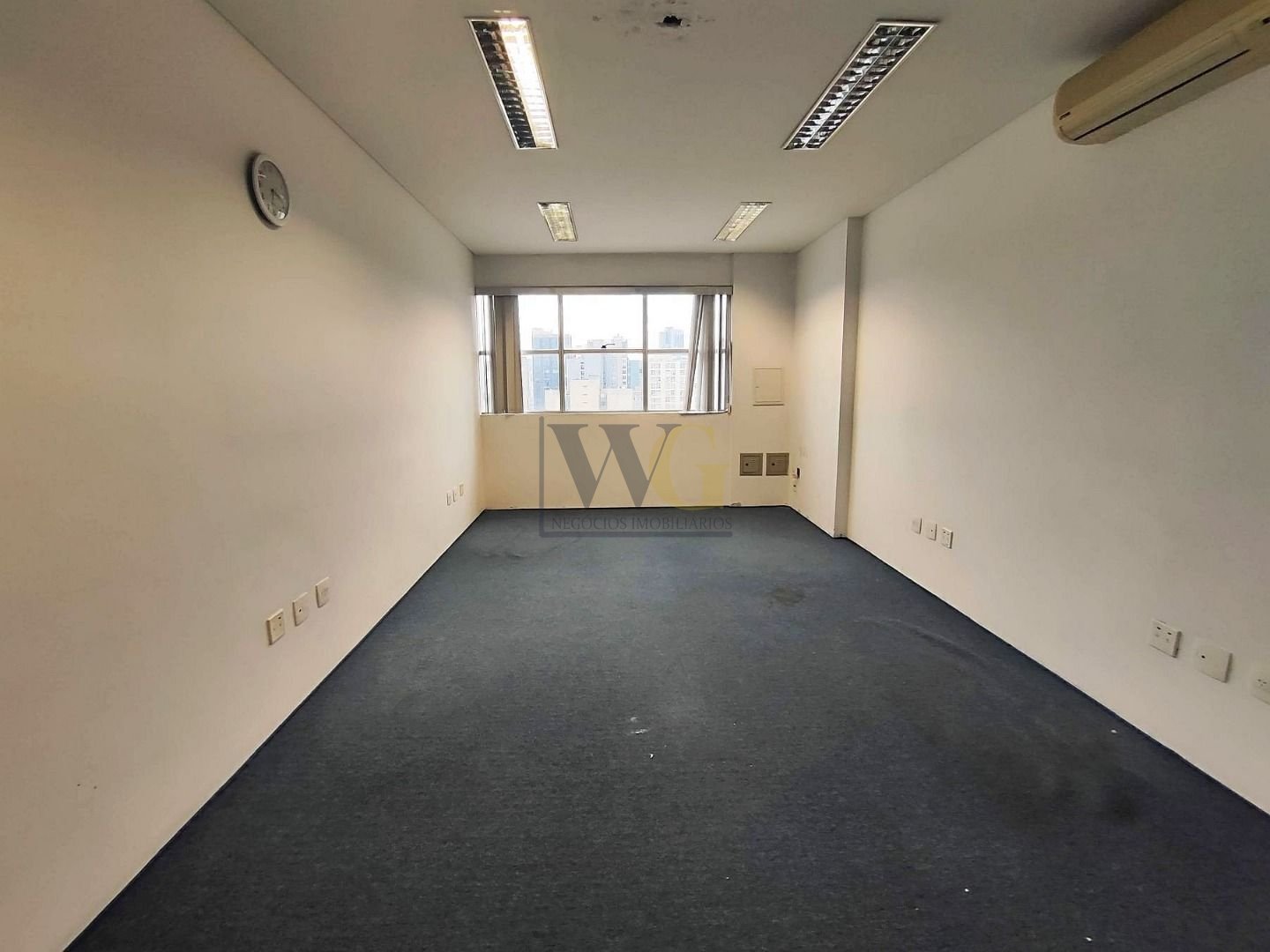 Conjunto à venda, 34 m  por R  200.000 - Centro - Curitiba PR