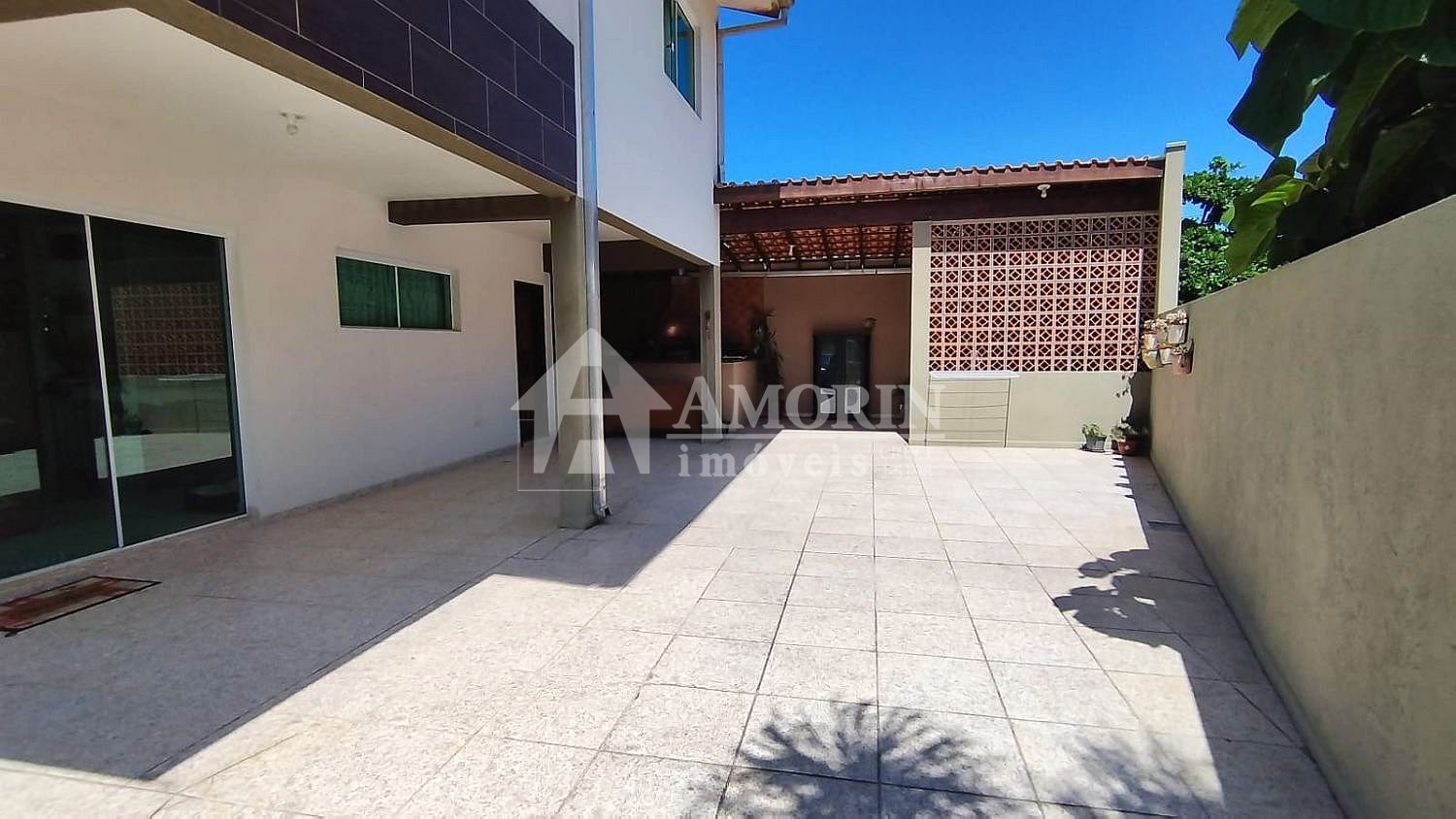 Casa 04 Dormitórios 150m do mar - Estuda Permuta Curitiba - Ve...