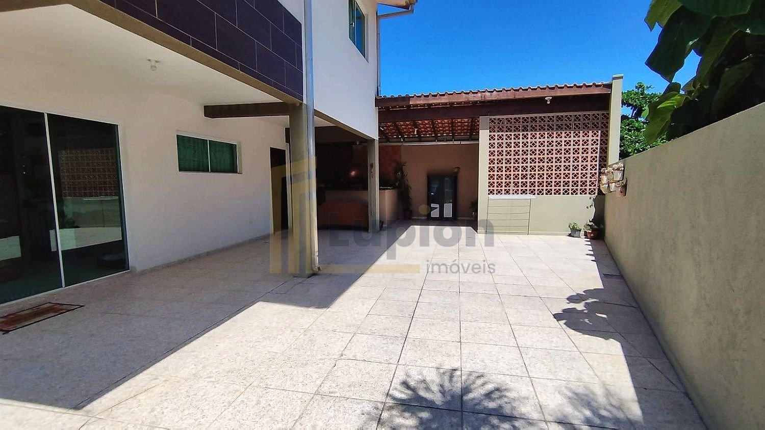Casa 04 Dormitórios 150m do mar - Estuda Permuta Curitiba - Ve...