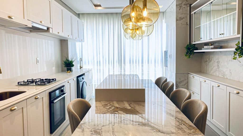 Apartamento 2 Dormitórios  1 suíte  - Amplo Lazer a 300m da pr...
