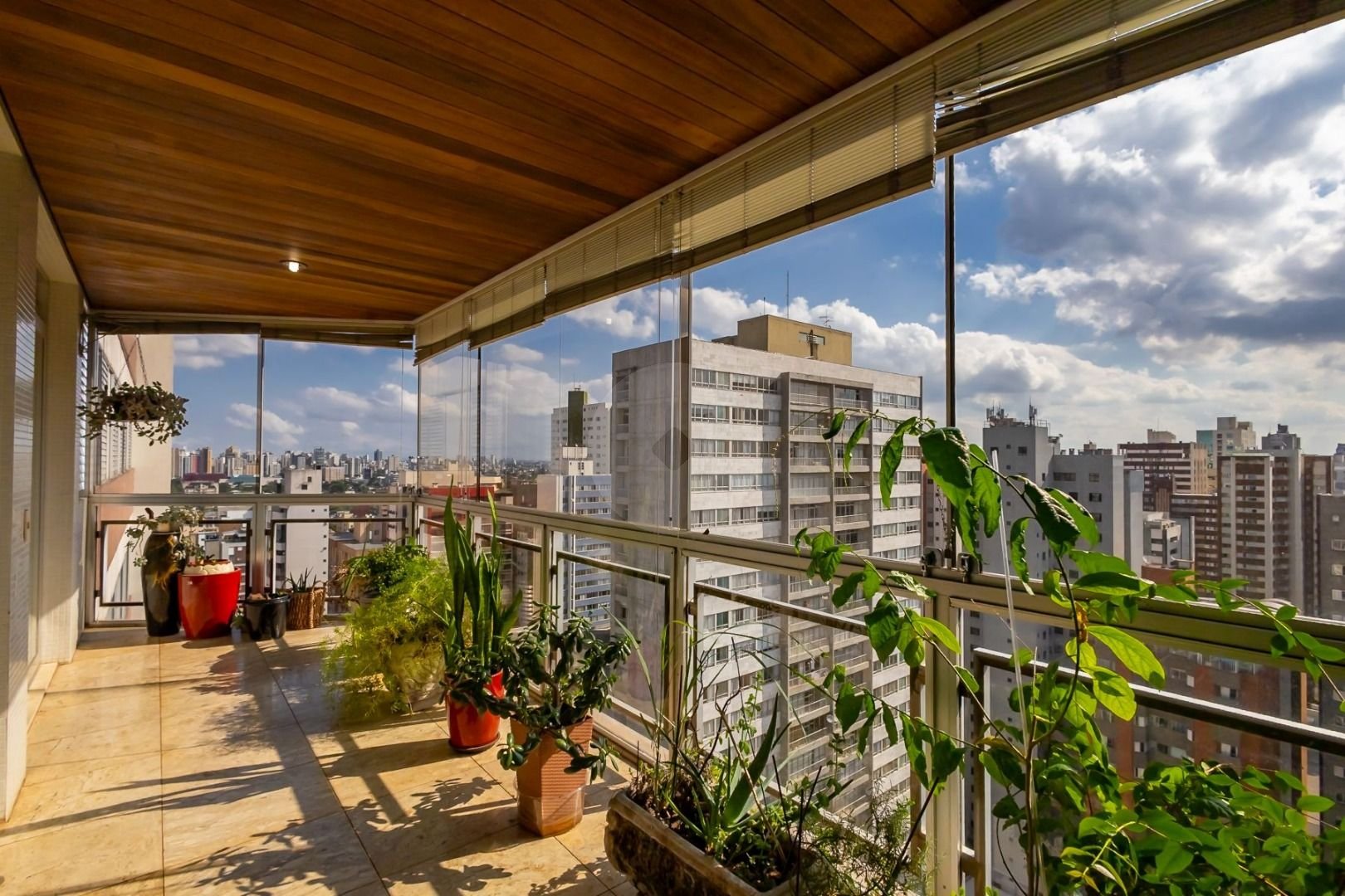 Amplo Apartamento 1 Por Andar - 19  c  Linda Vista  Veja Fotos 