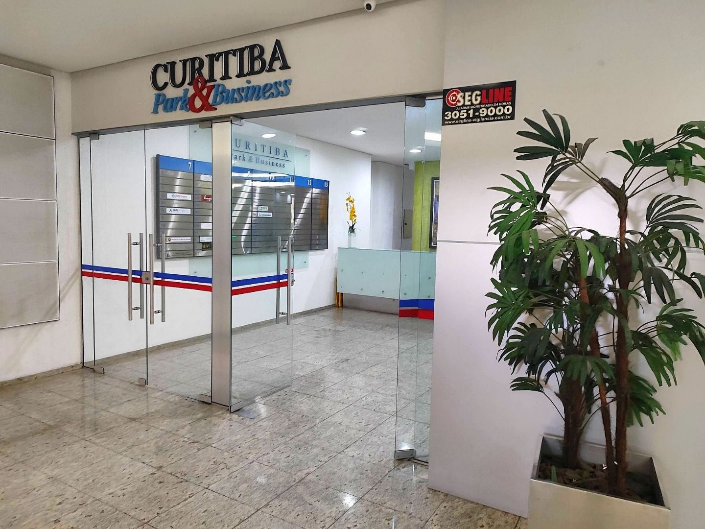 Box Garagem à venda por R  50.000,00 - Centro - Curitiba PR