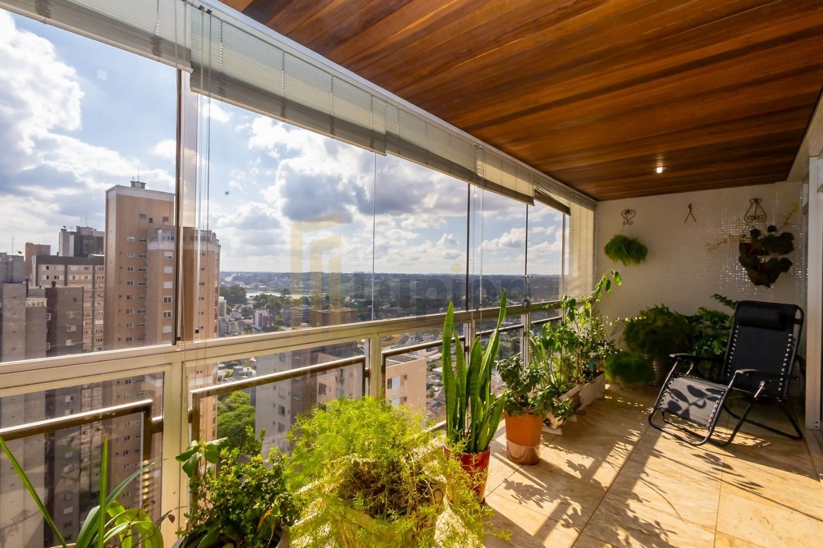 Amplo Apartamento 1 Por Andar - 19  c  Linda Vista  Veja Fotos 