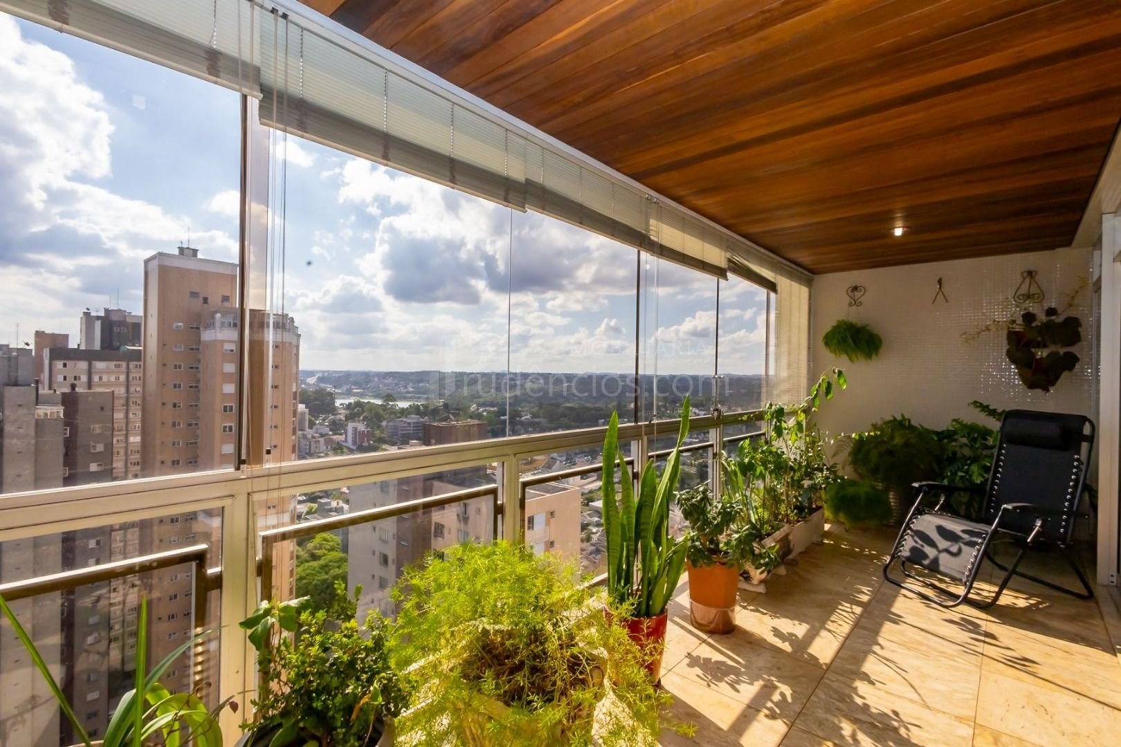 Amplo Apartamento 1 Por Andar - 19  c  Linda Vista  Veja Fotos 